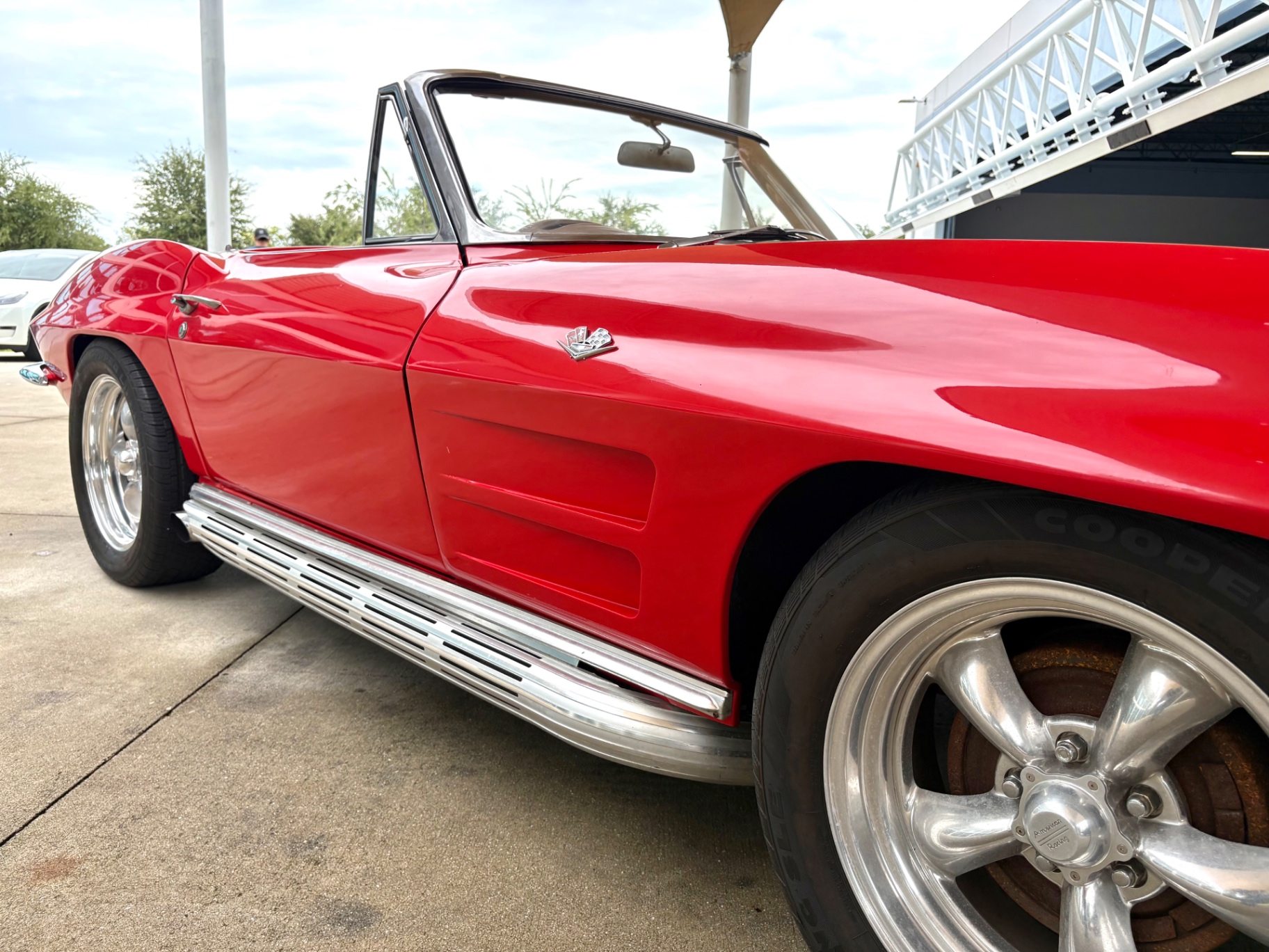 Vehicle photo 18