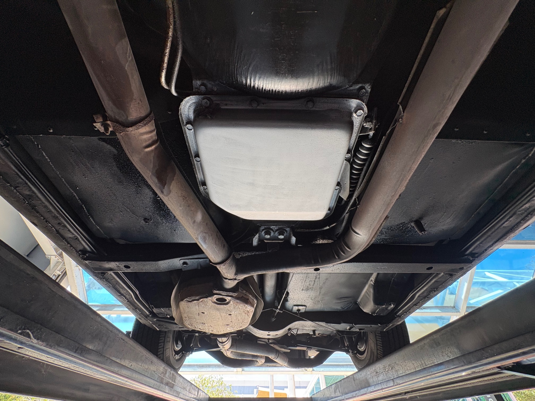Vehicle photo 52