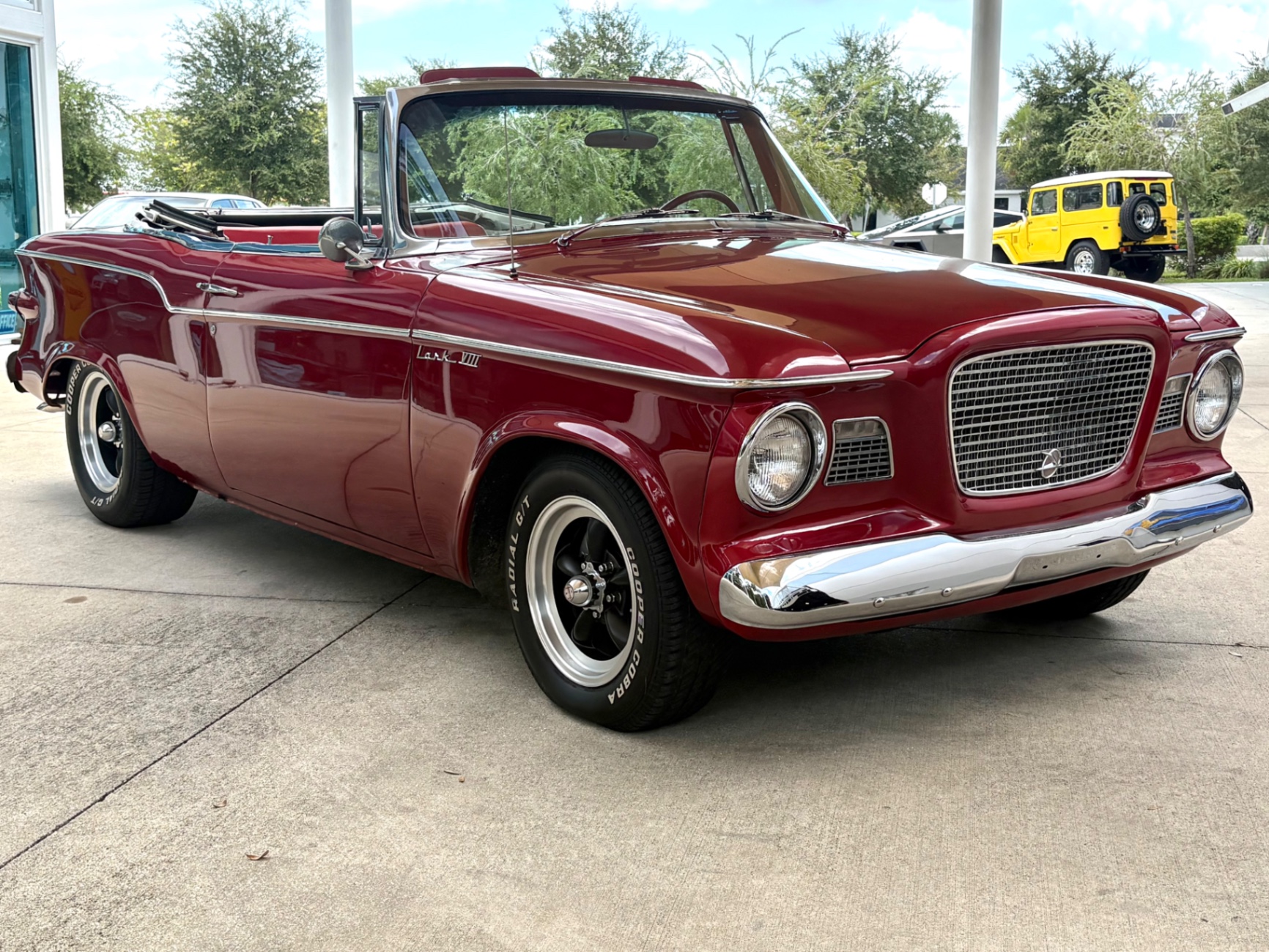 Vehicle photo 4