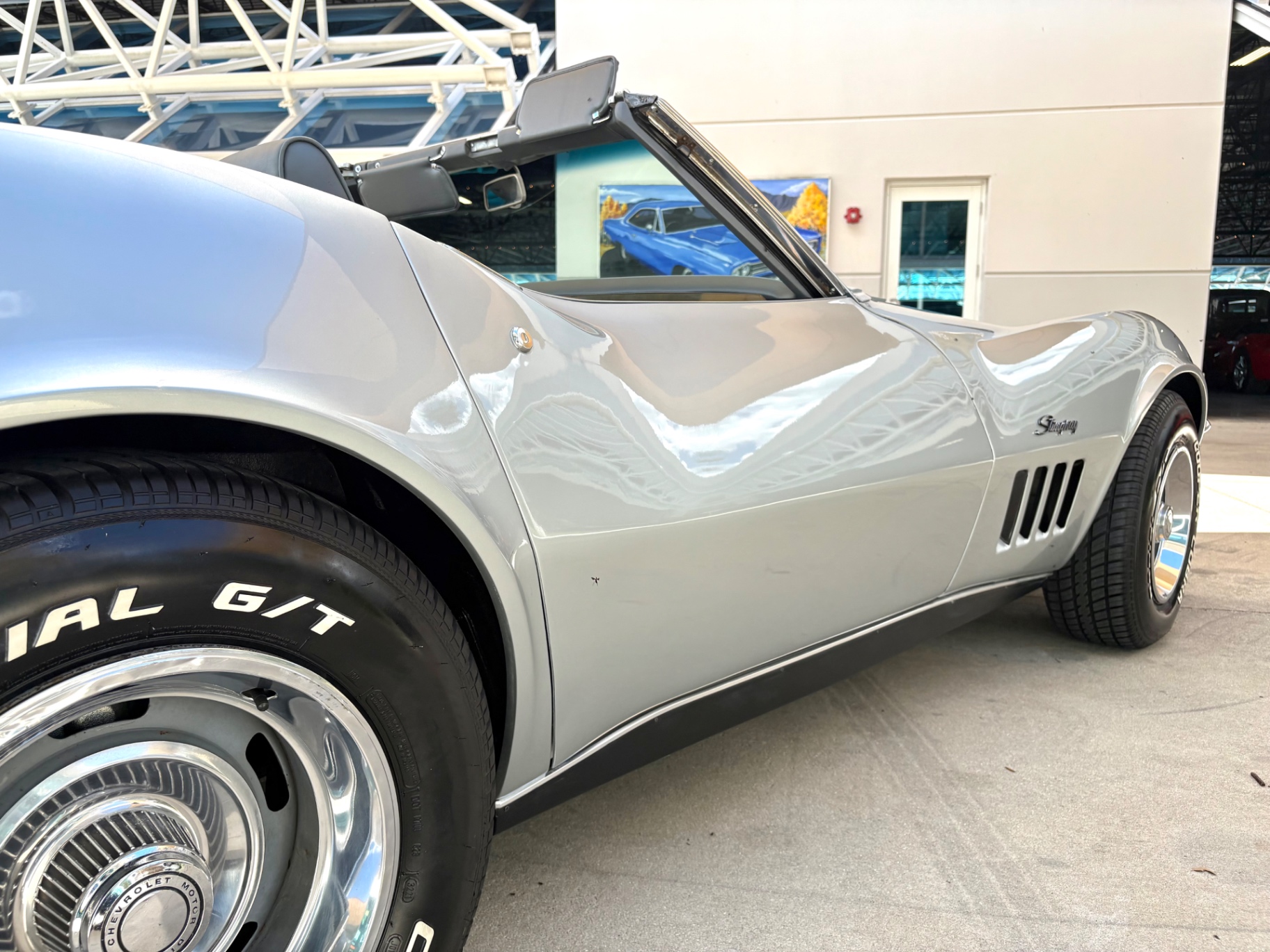 Vehicle photo 16