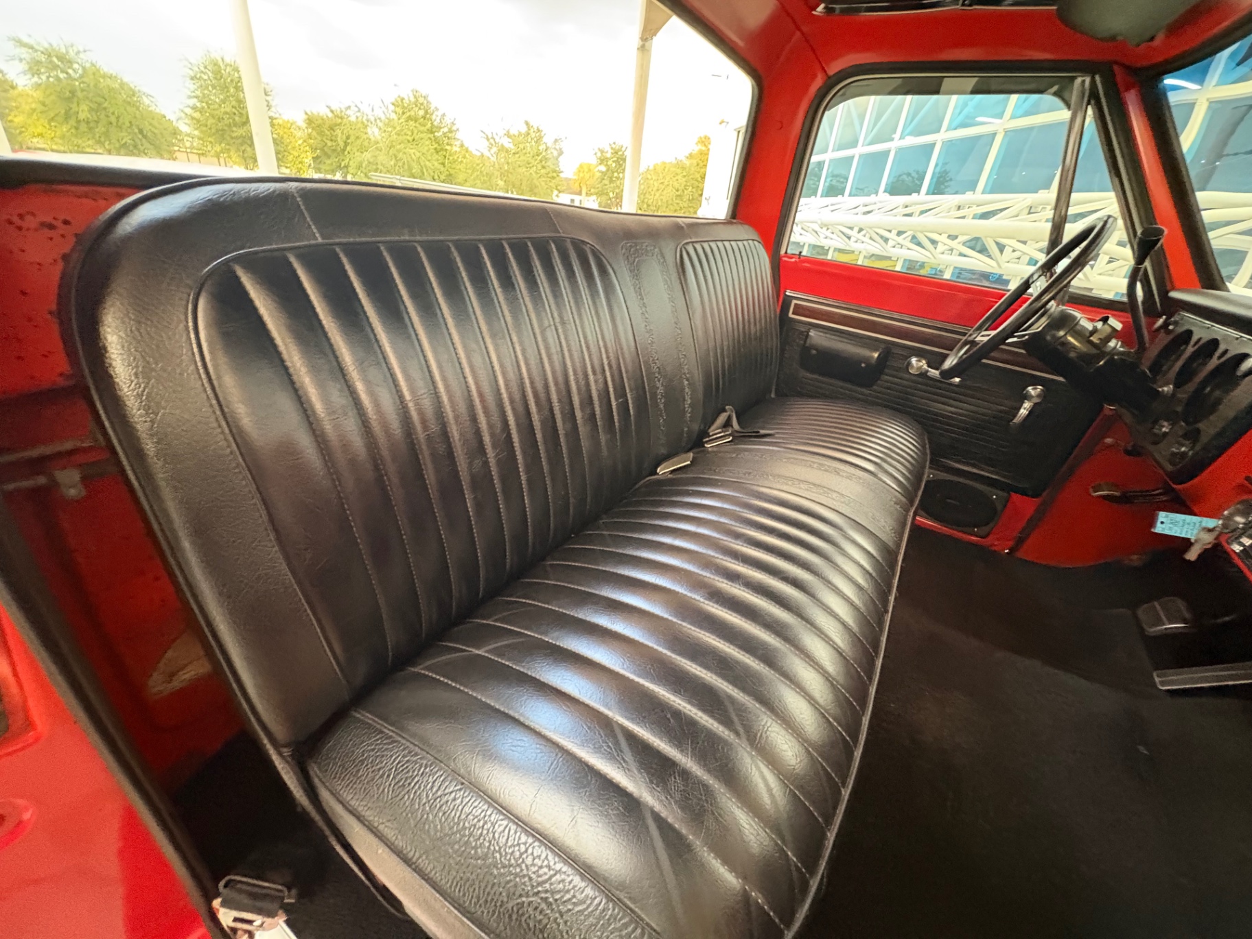 Vehicle photo 41