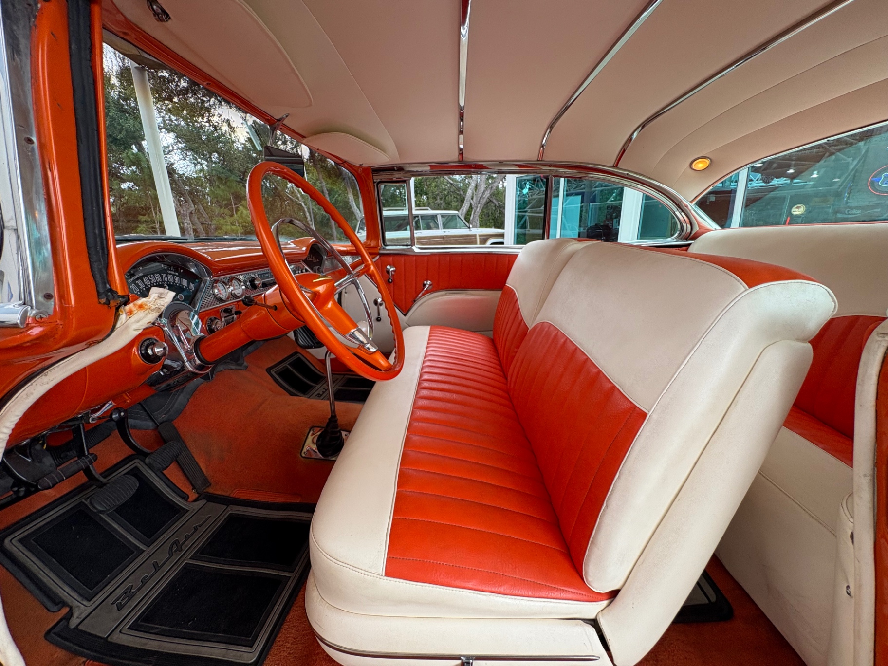 Vehicle photo 34