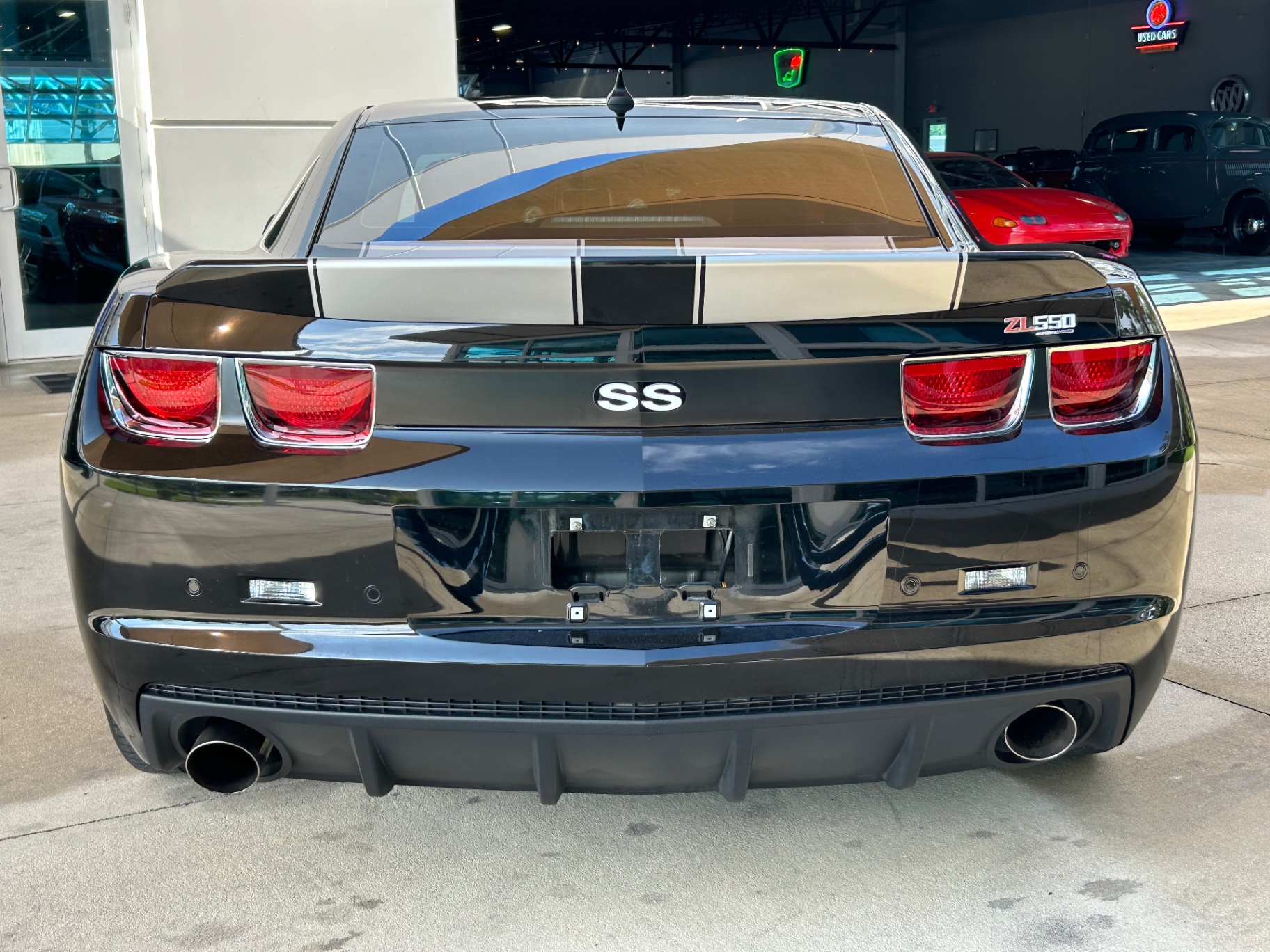 Vehicle photo 6