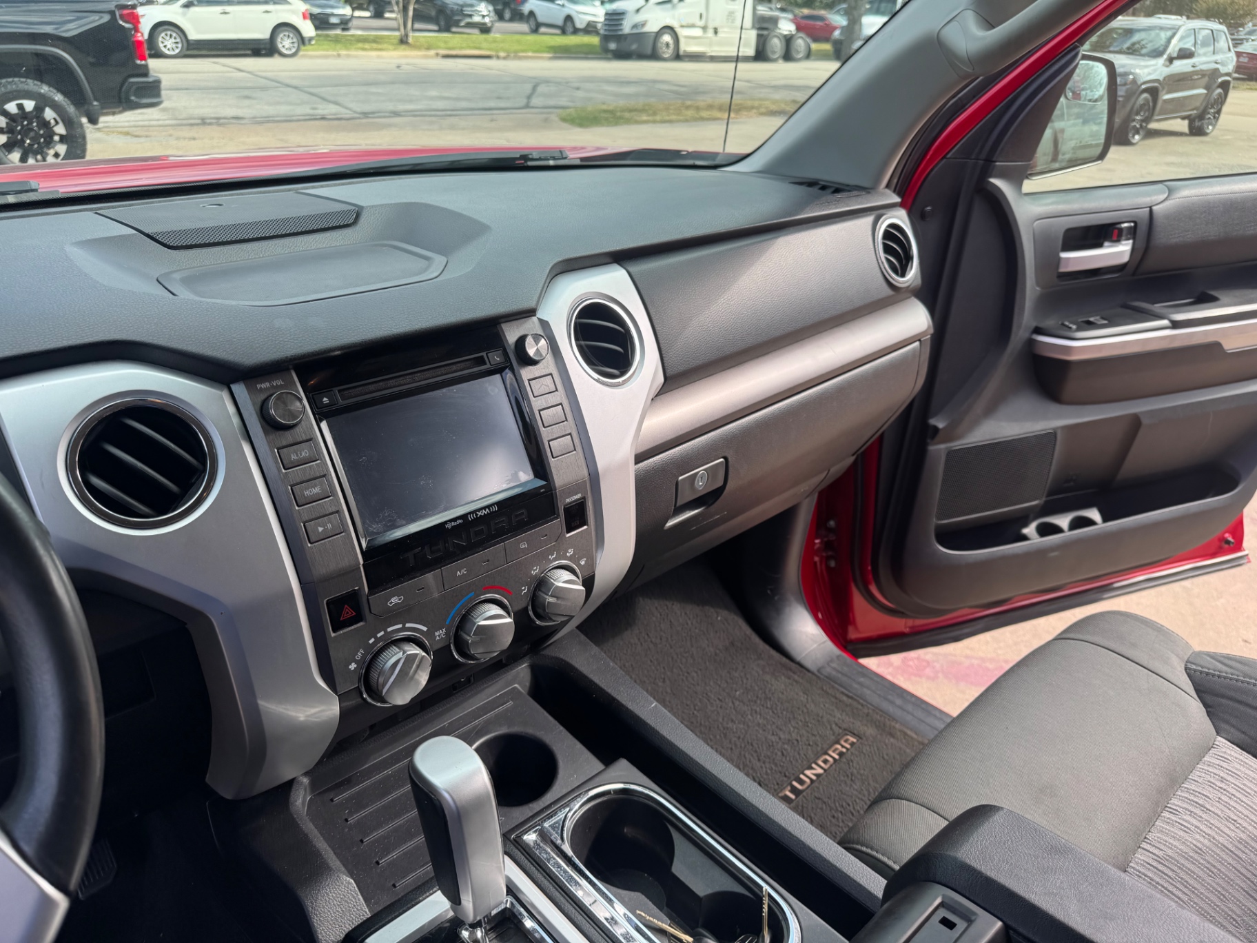 2015 Toyota Tundra SR5 photo 26