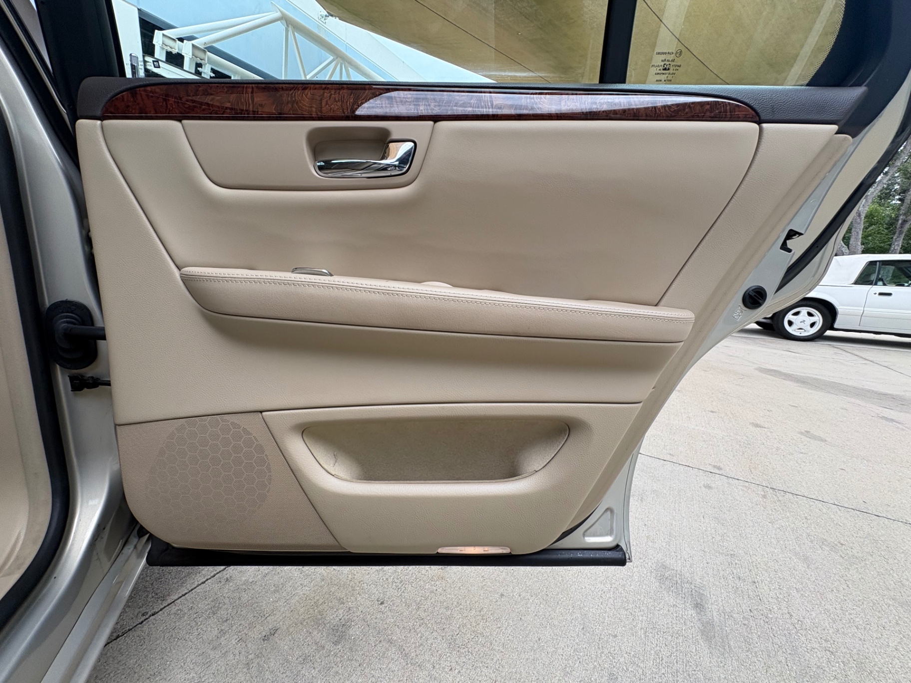 Vehicle photo 38