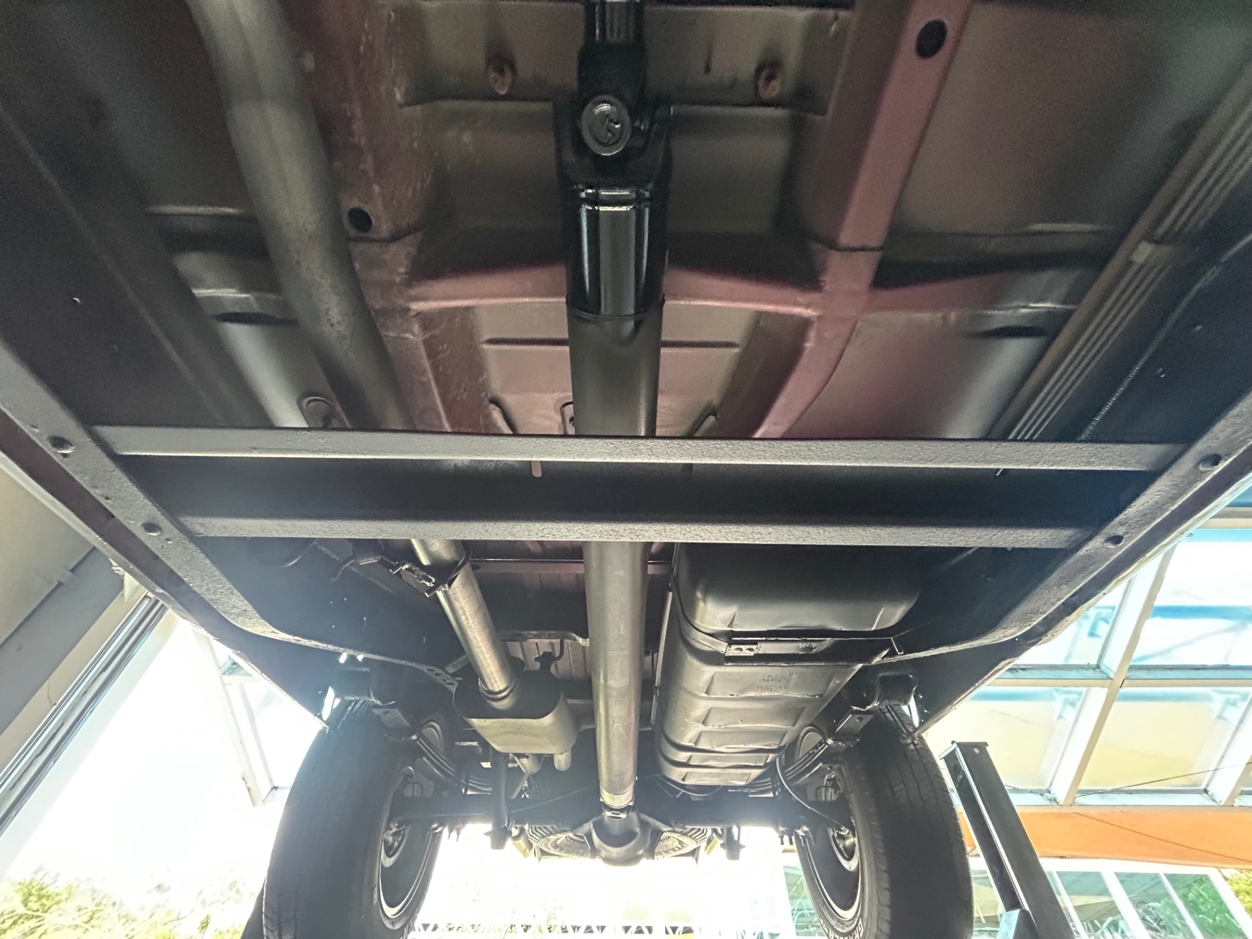 Vehicle photo 52