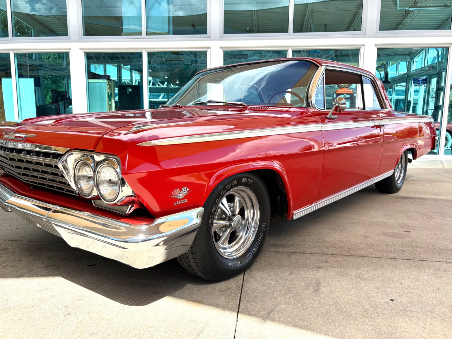 Vehicle photo 13