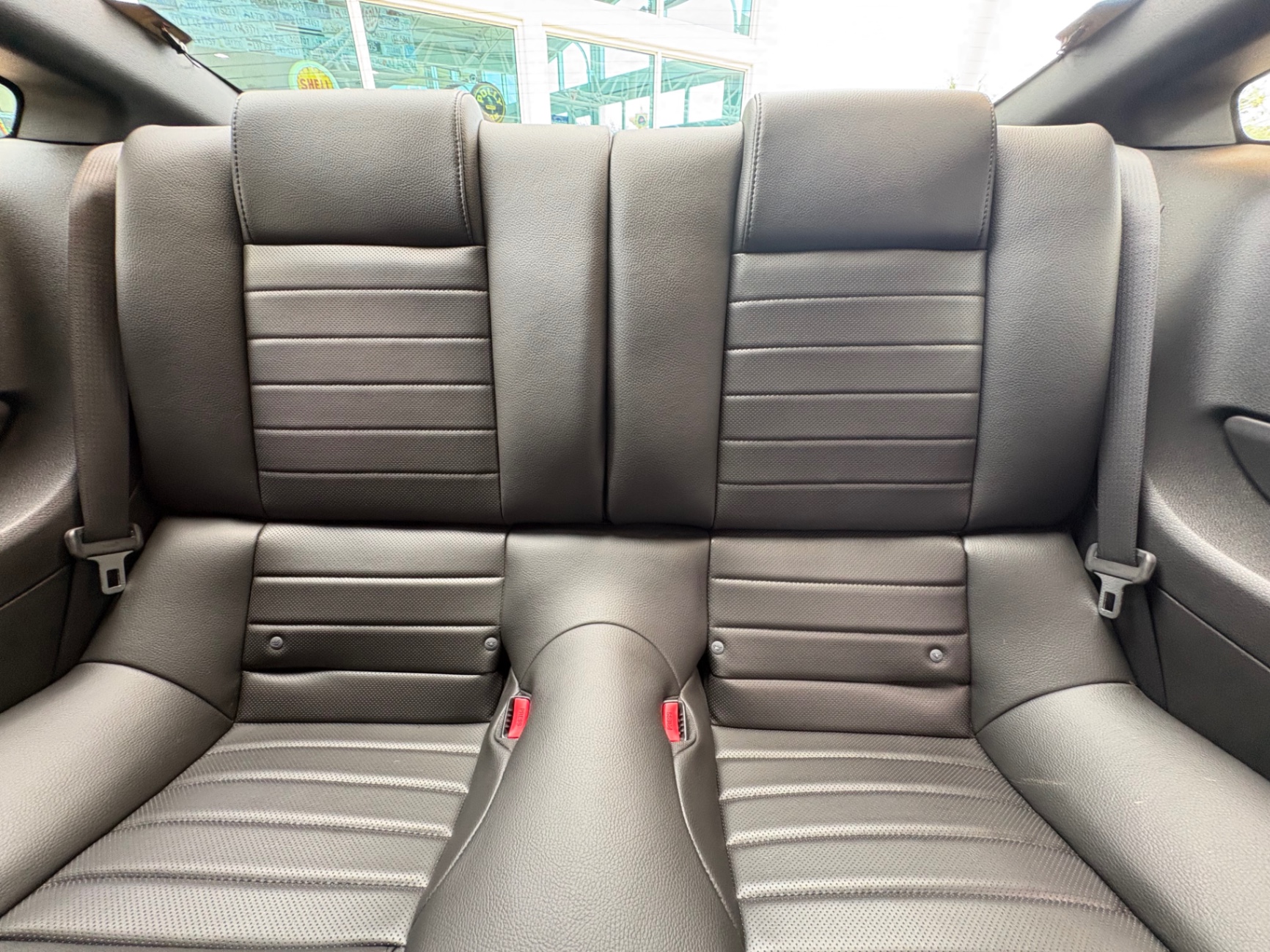 Vehicle photo 37