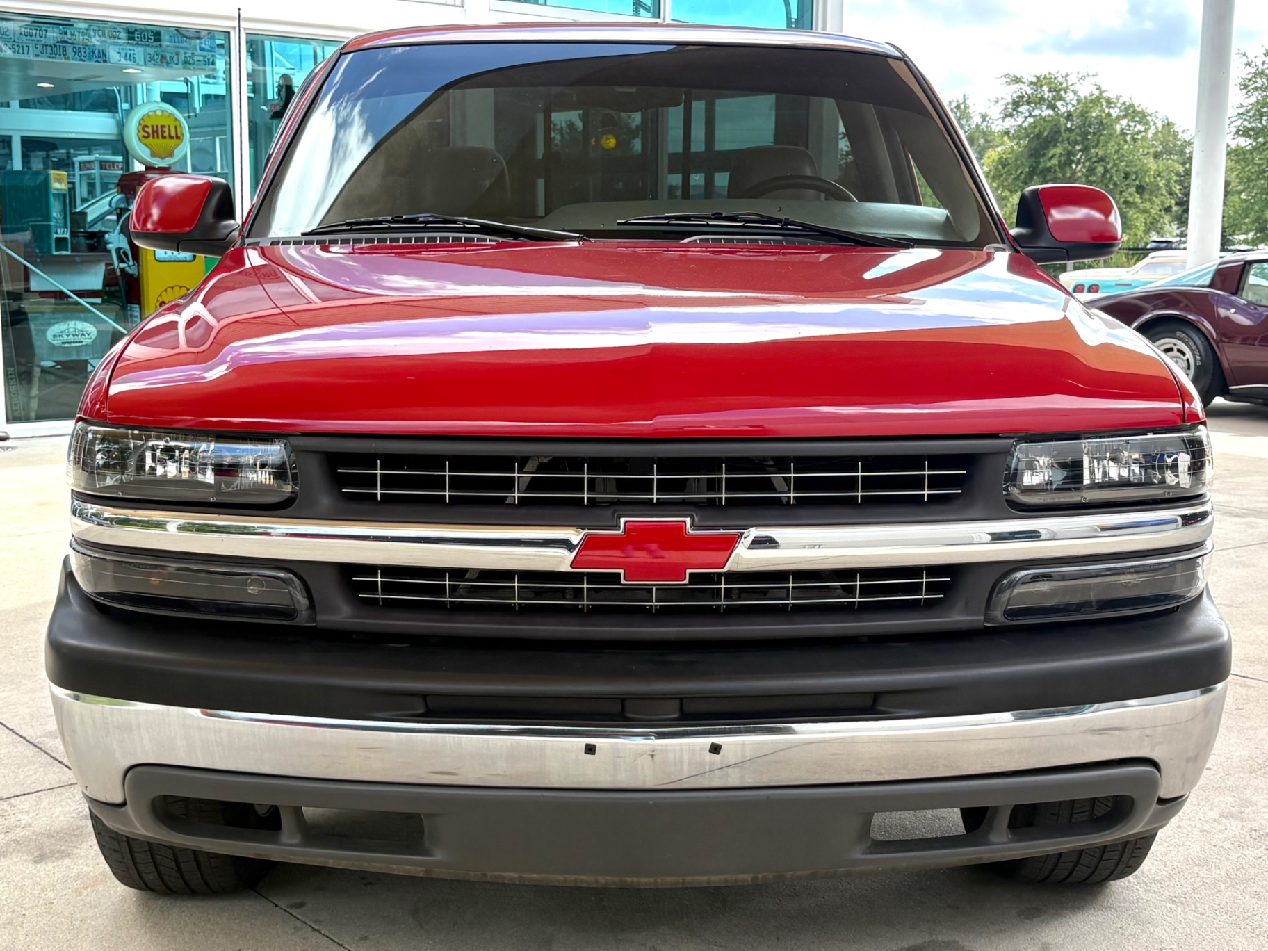 Vehicle photo 2