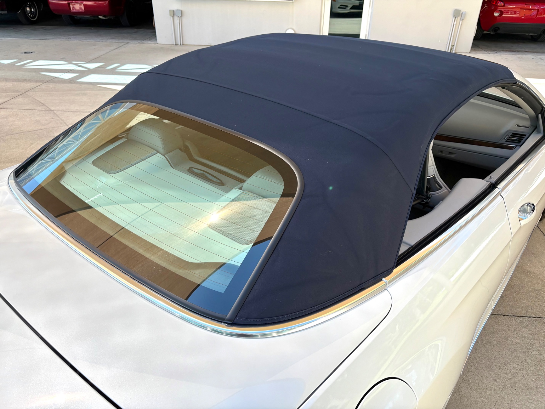 Vehicle photo 24