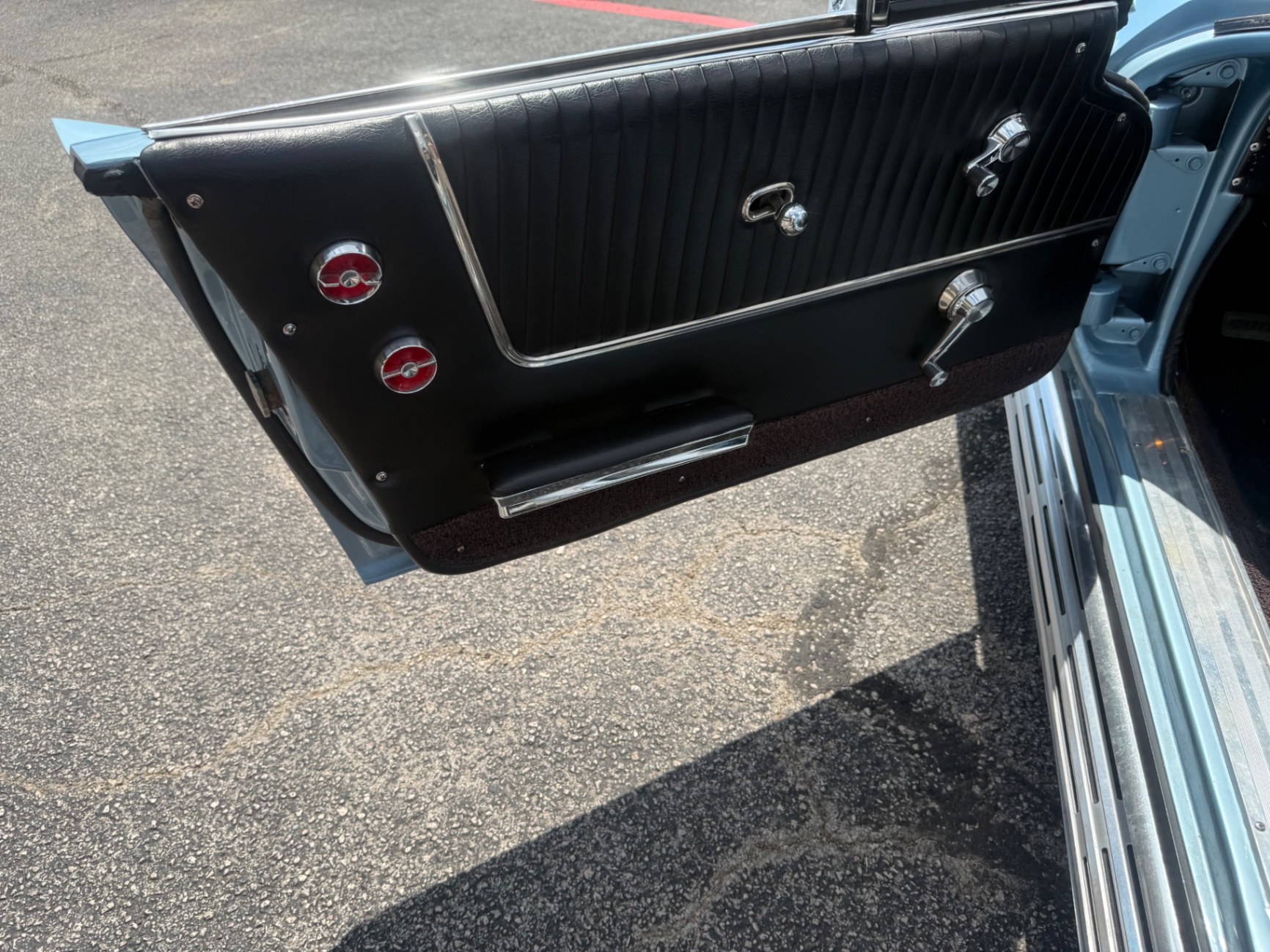 Vehicle photo 33