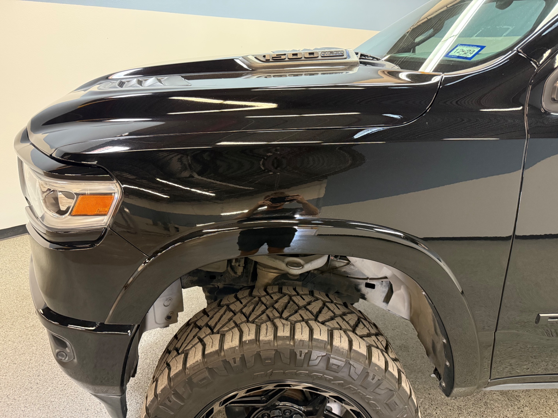 Vehicle photo 9
