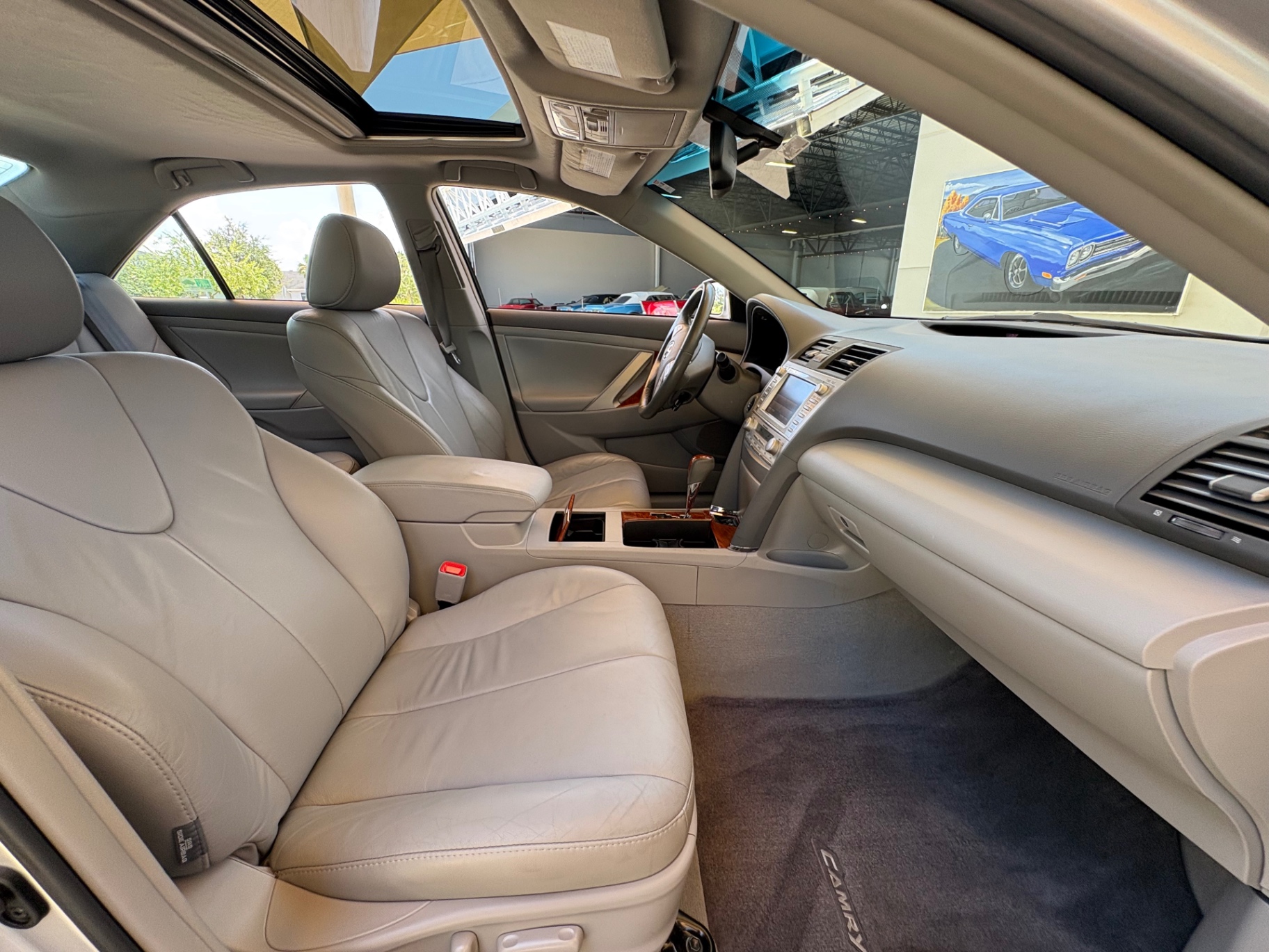 Vehicle photo 38