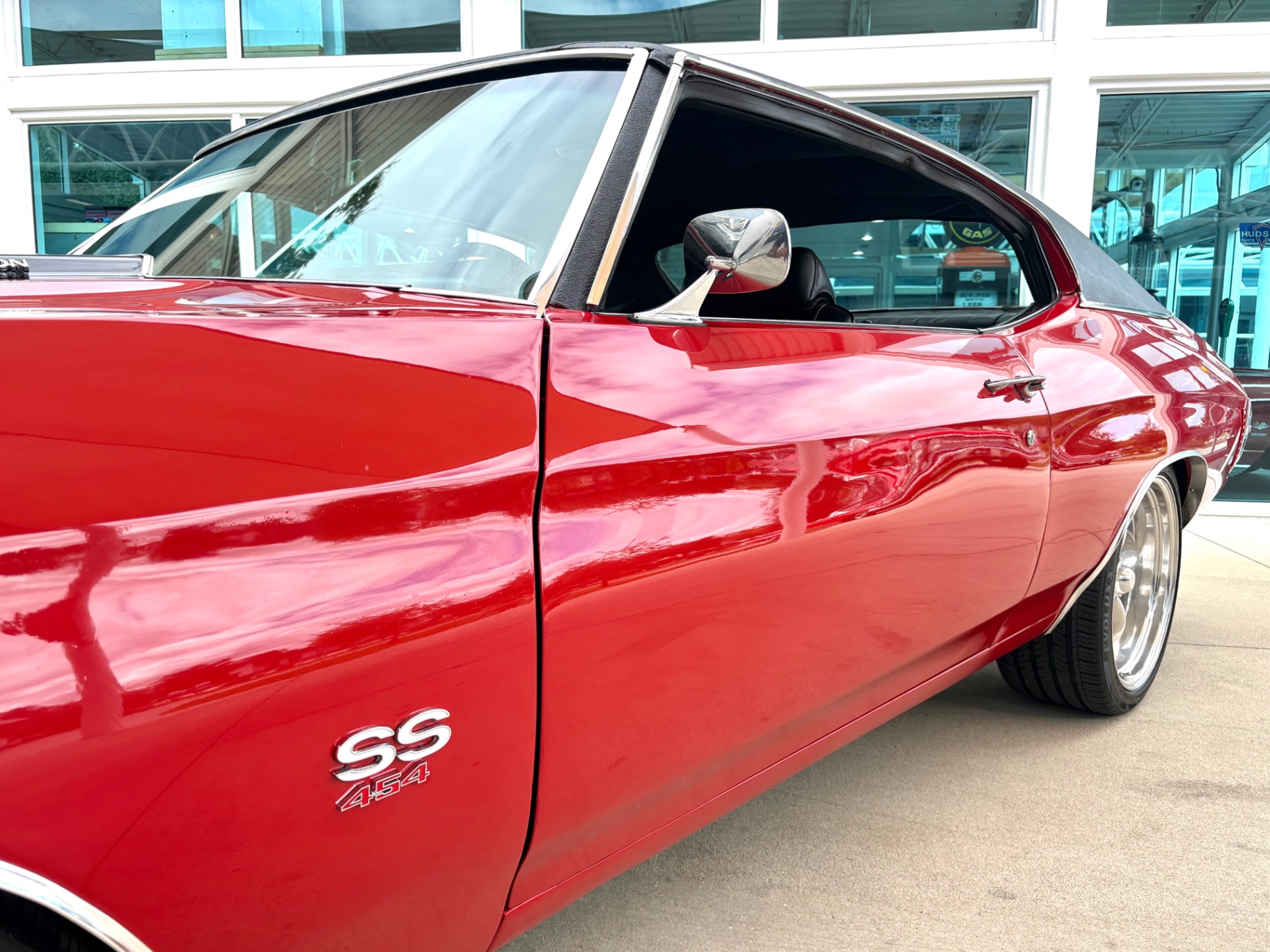 Vehicle photo 16