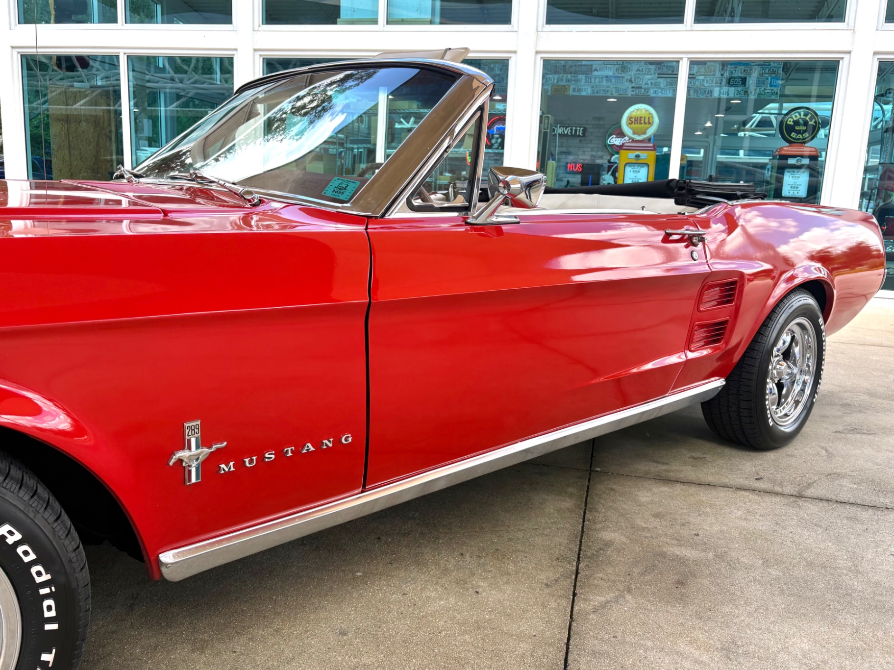 Vehicle photo 13