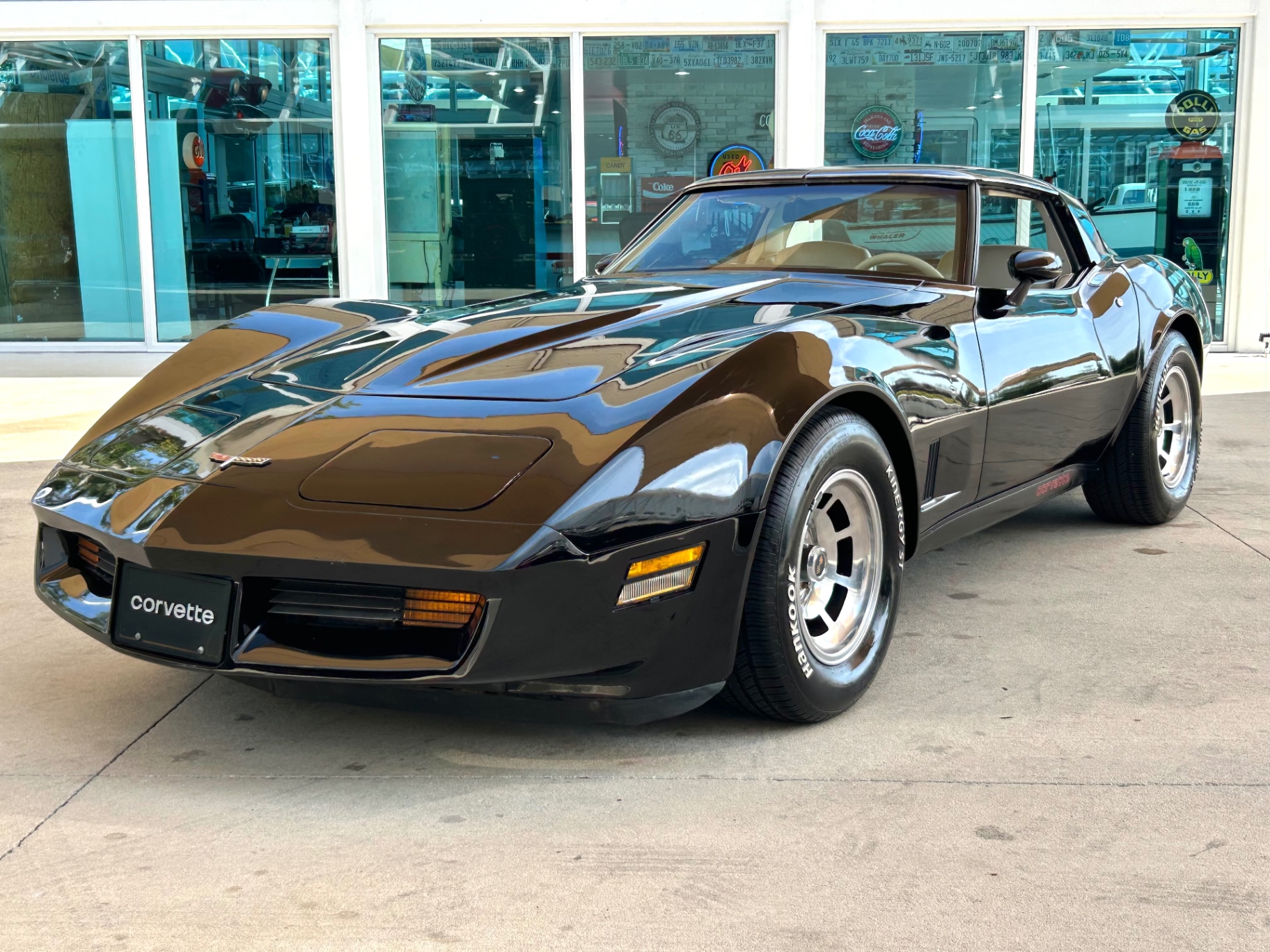 Vehicle photo 9