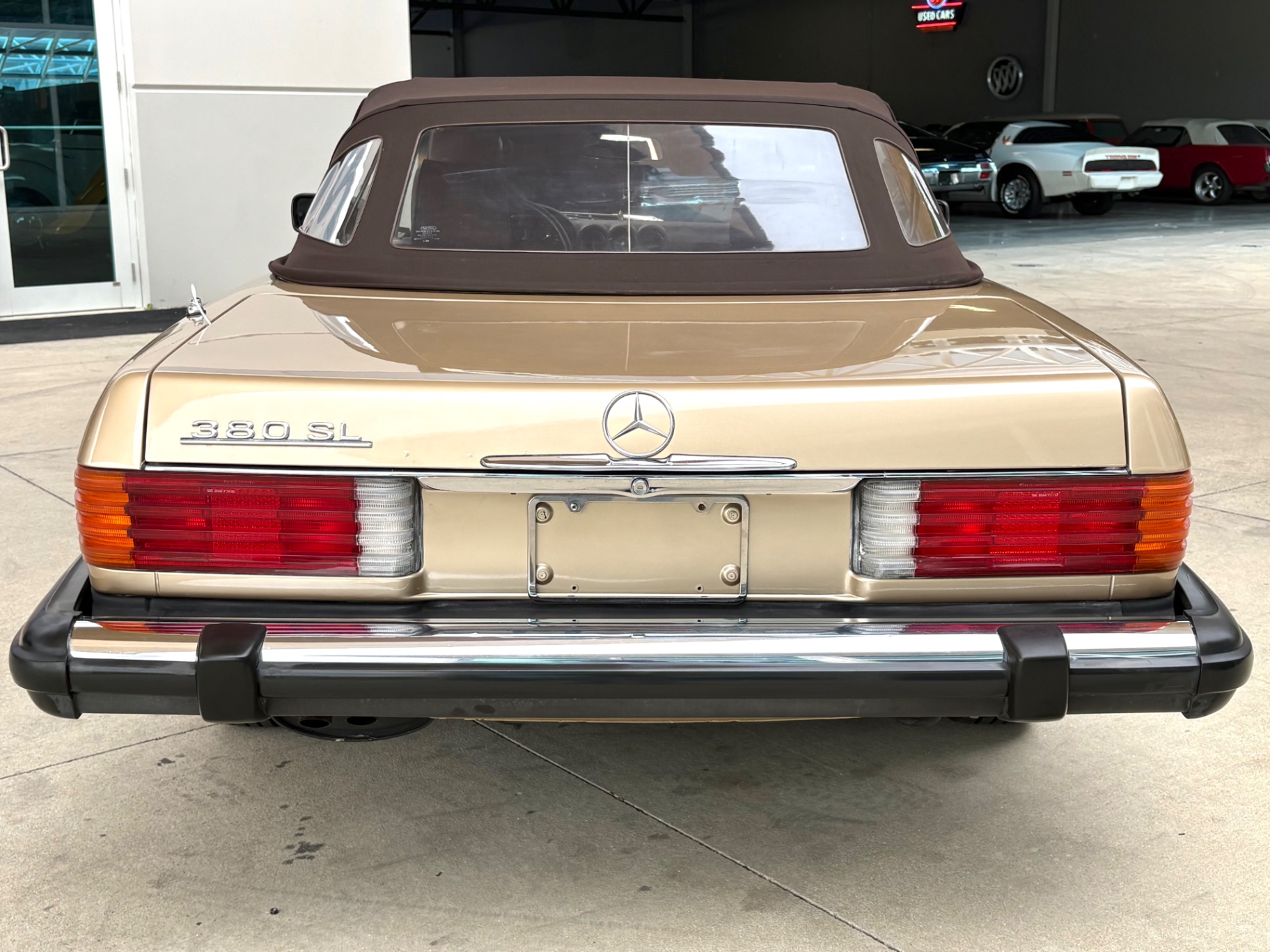 Vehicle photo 27