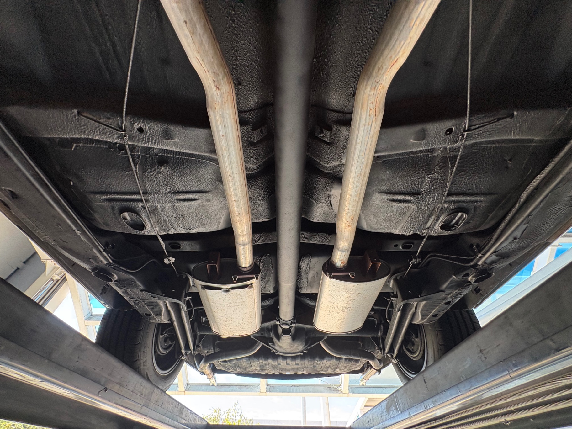 Vehicle photo 60
