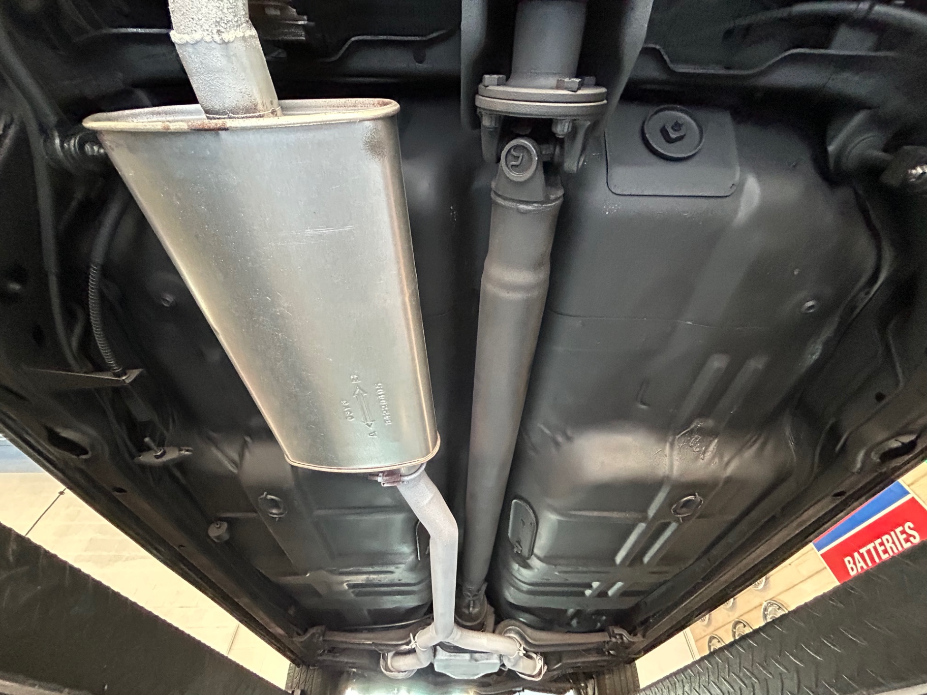 Vehicle photo 29