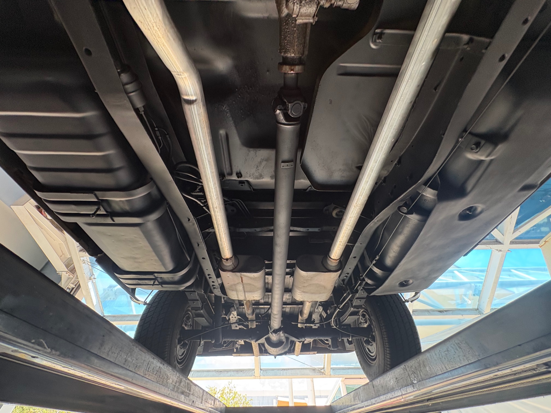 Vehicle photo 56