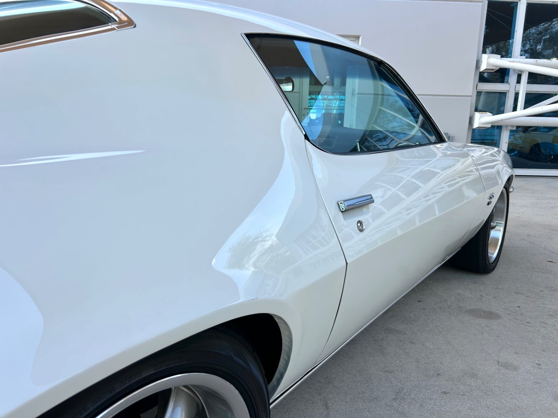 Vehicle photo 15