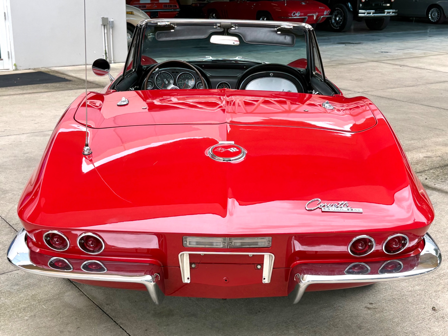 Vehicle photo 8