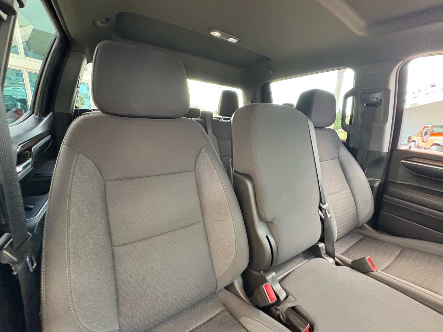 Vehicle photo 41
