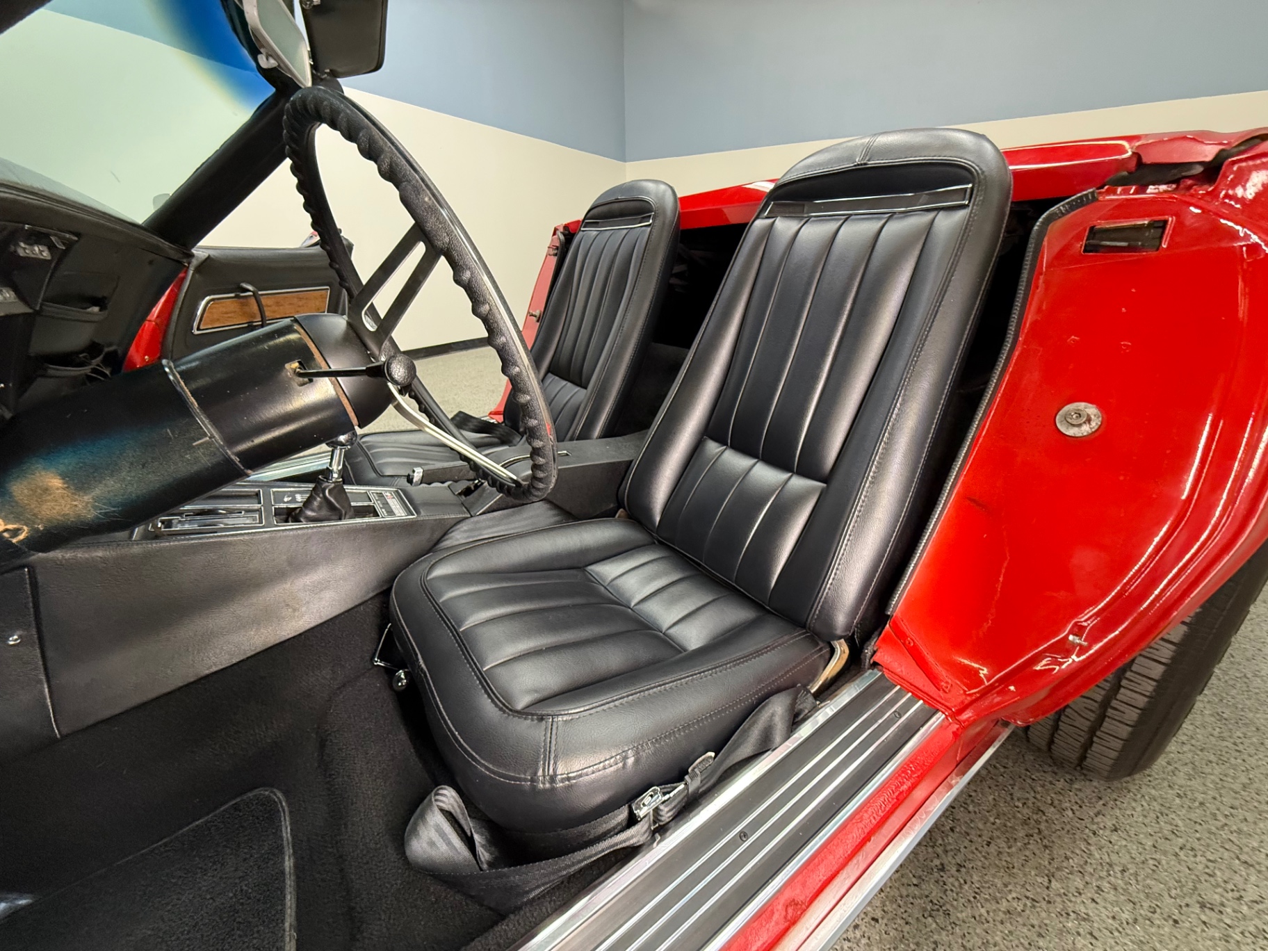 Vehicle photo 43