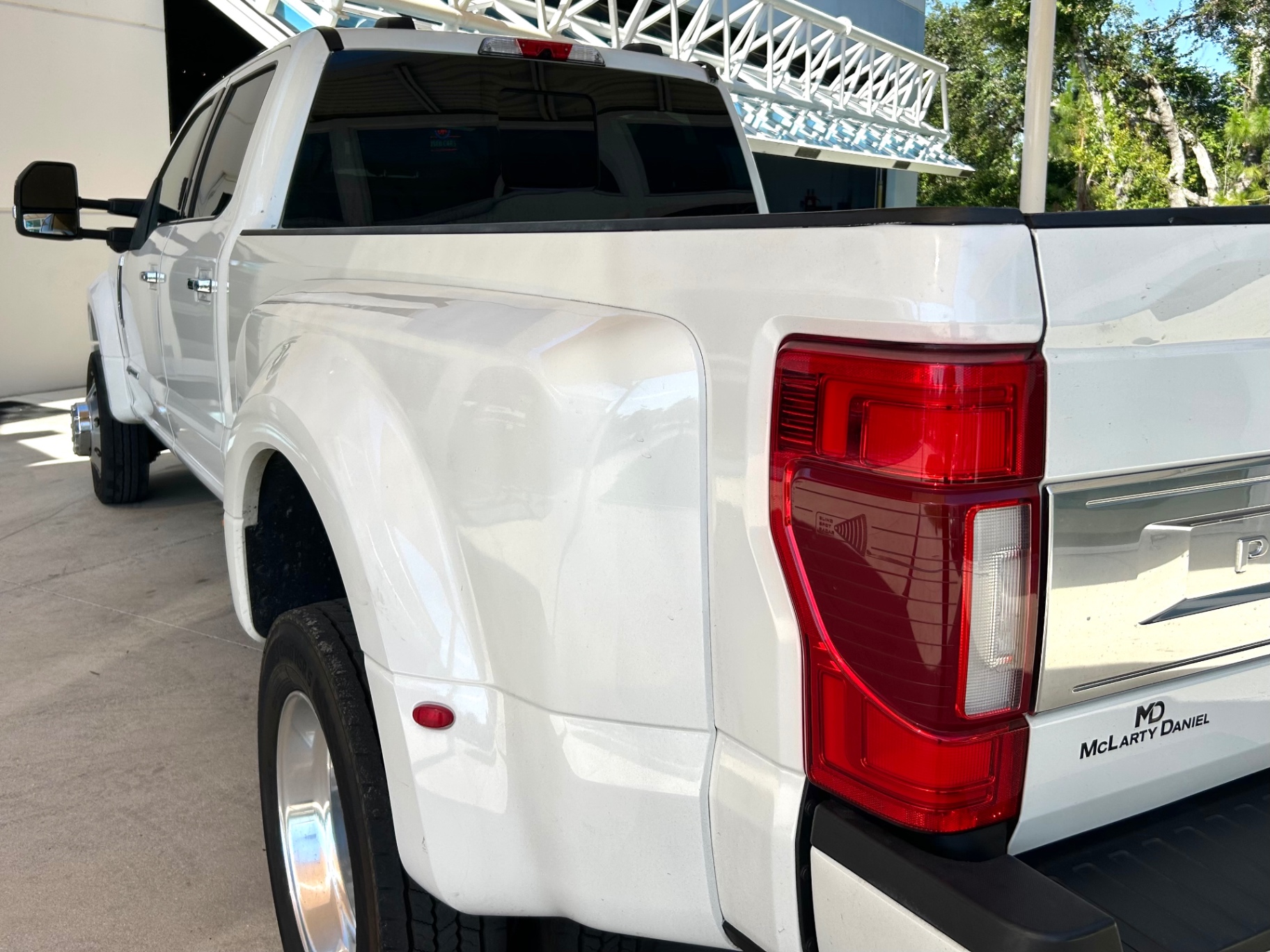 Vehicle photo 15