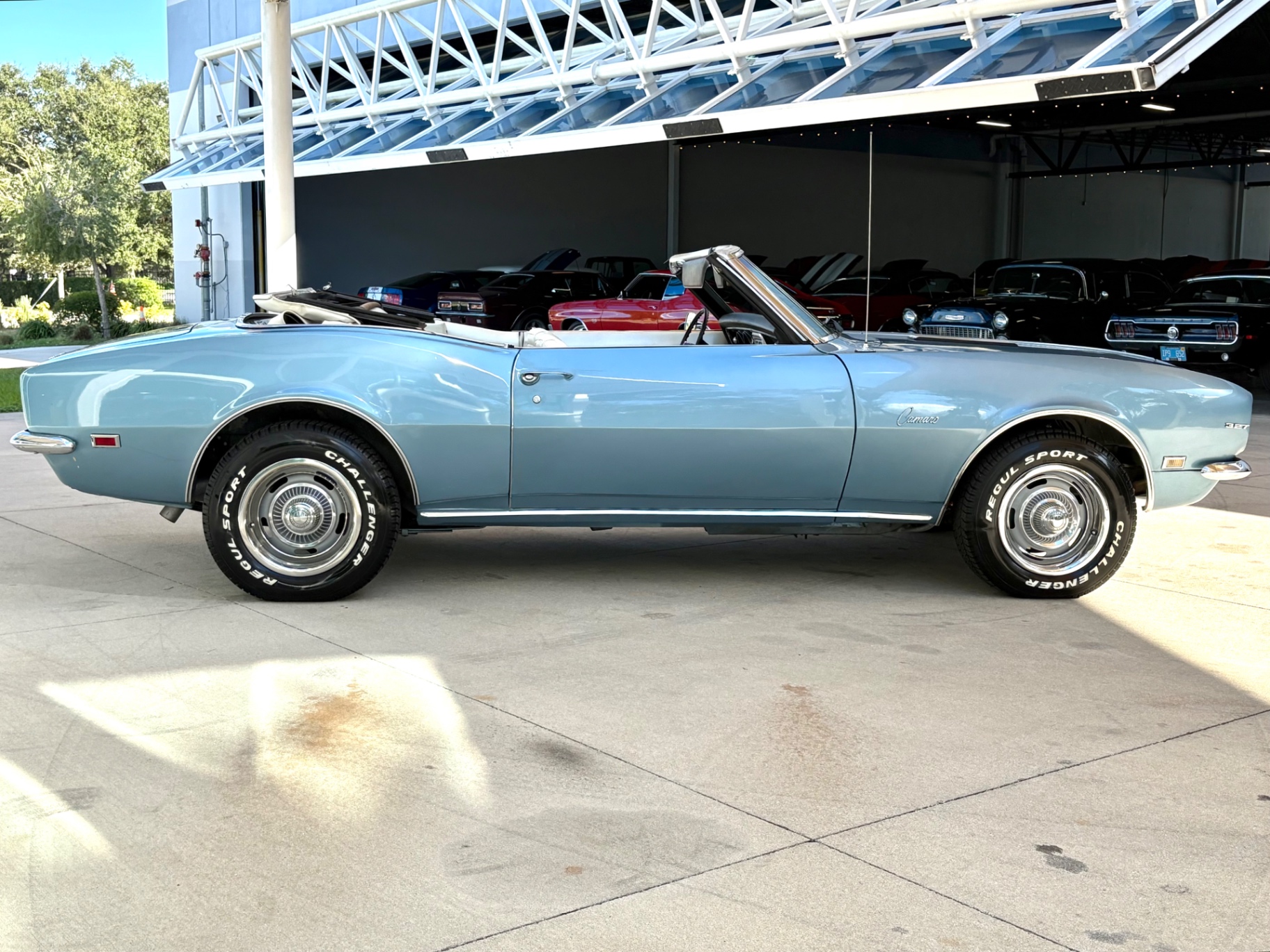 Vehicle photo 5