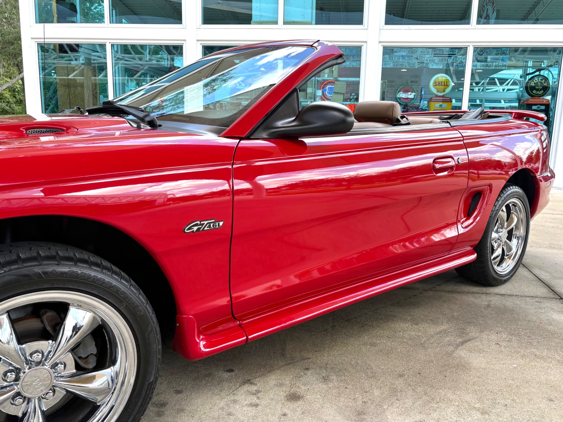 Vehicle photo 13