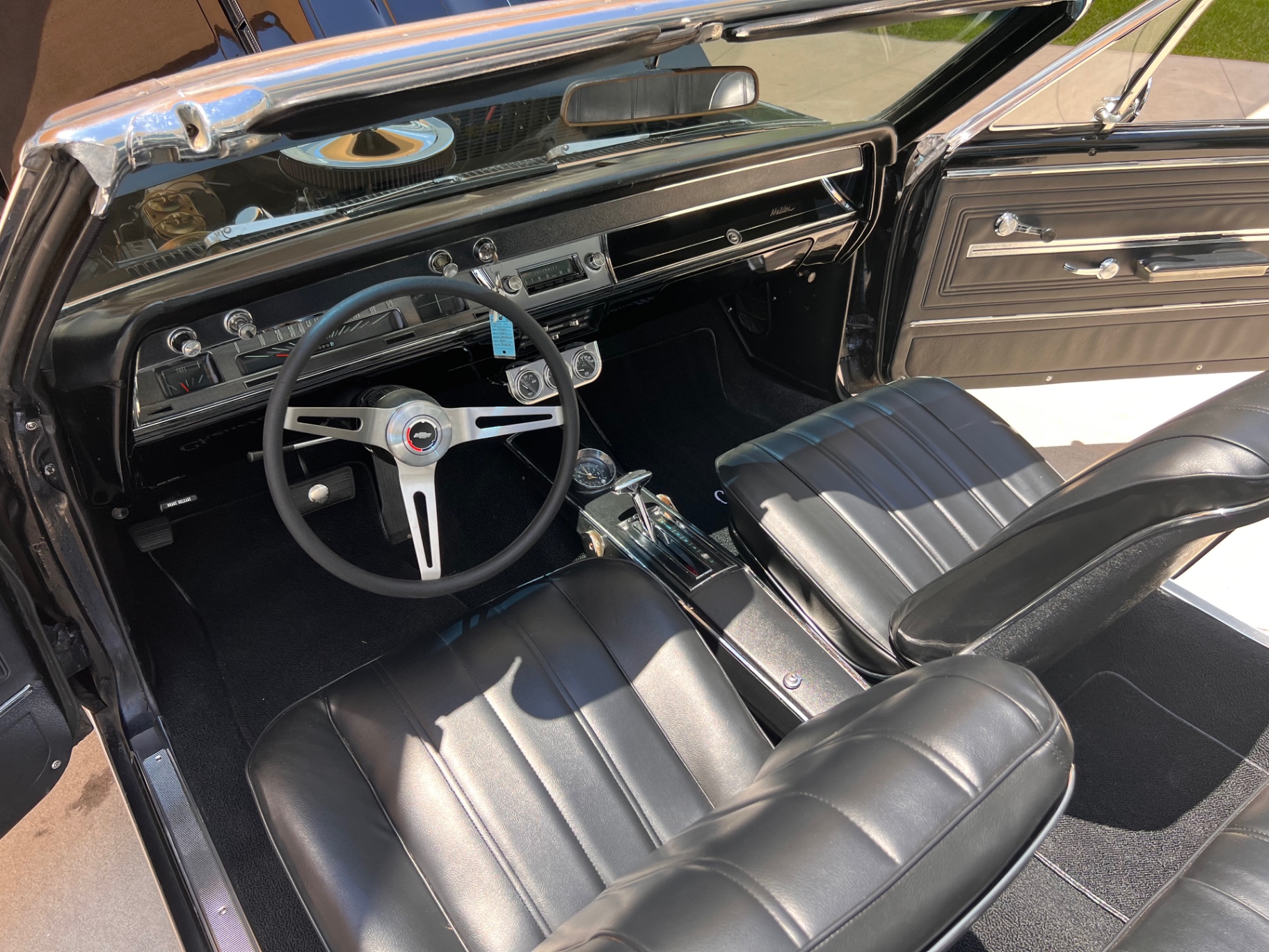 Vehicle photo 26