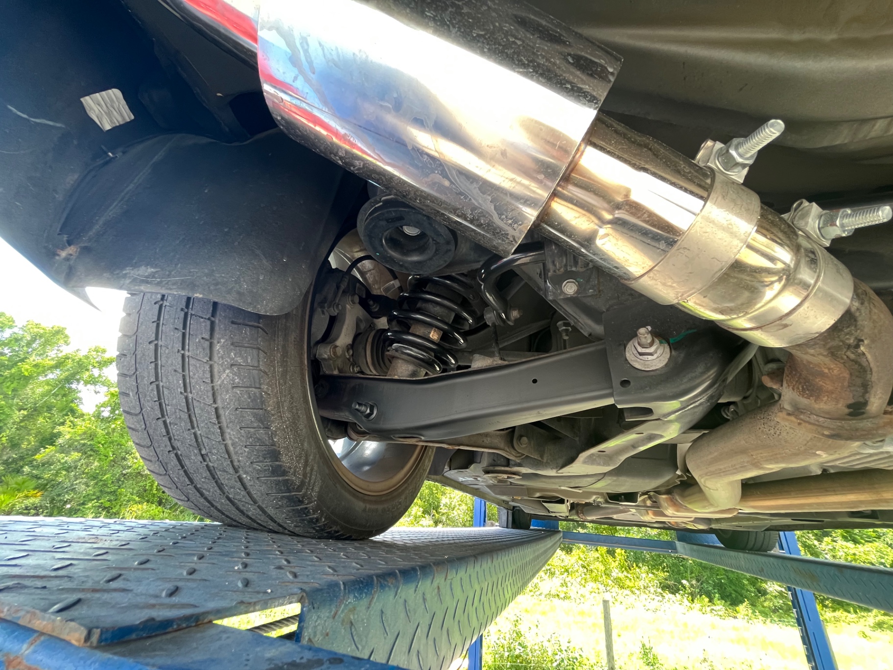 Vehicle photo 29