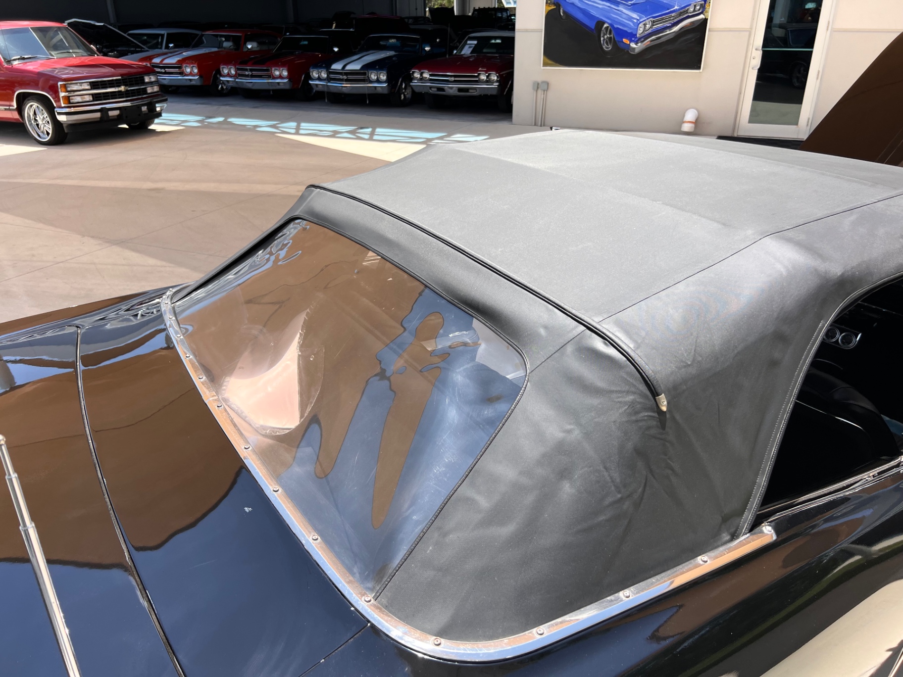 Vehicle photo 18