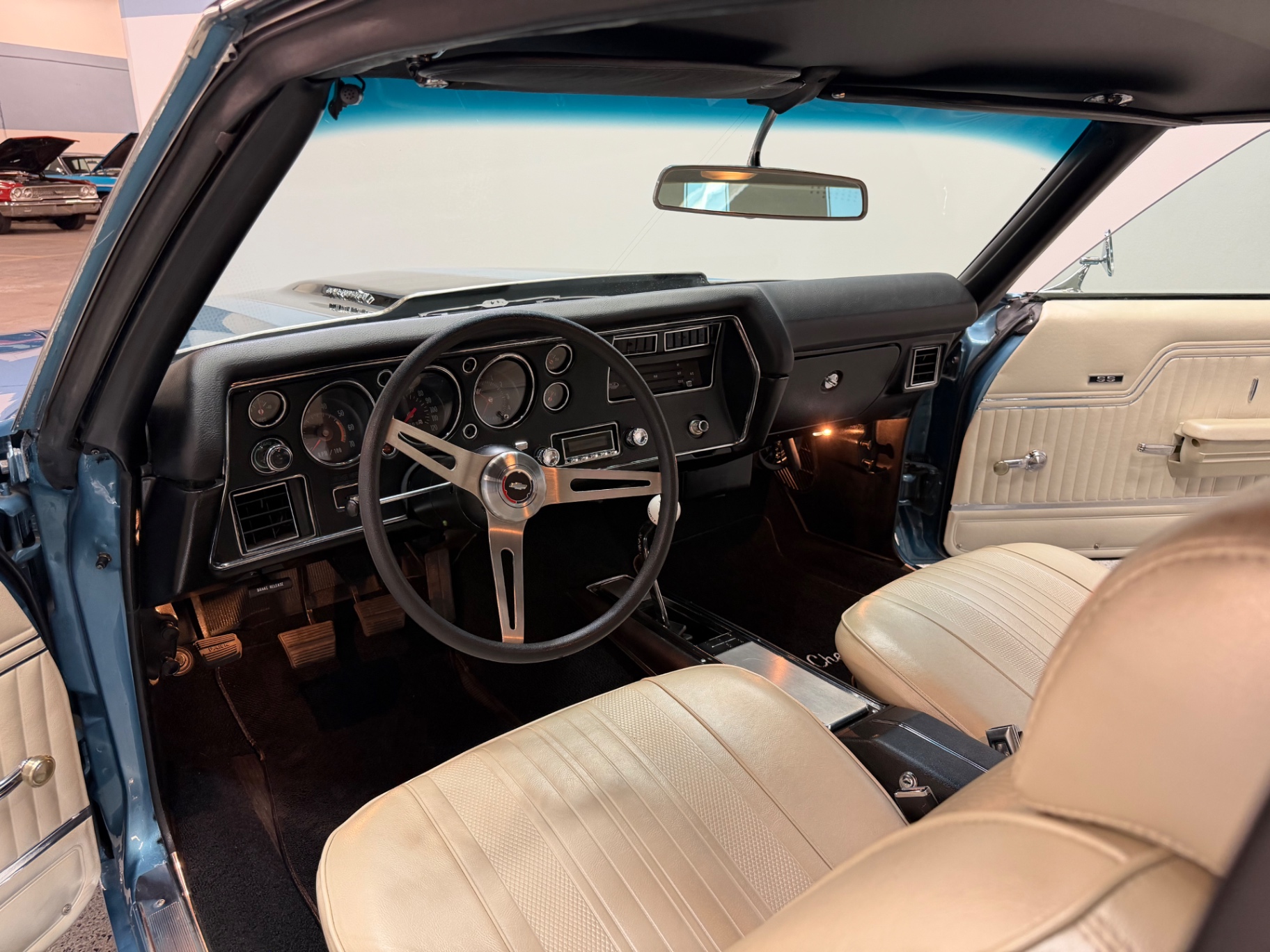 Vehicle photo 91