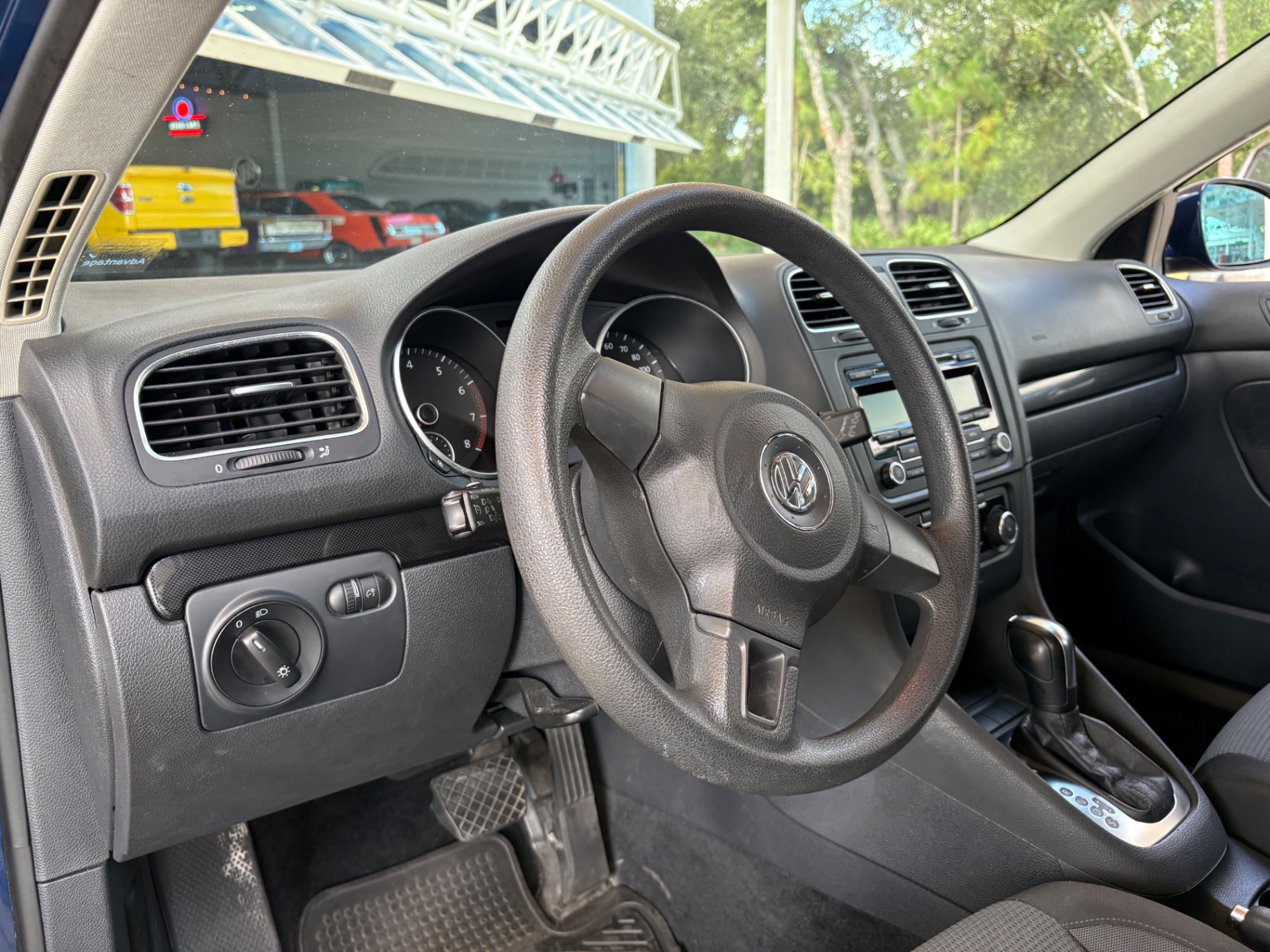 Vehicle photo 31