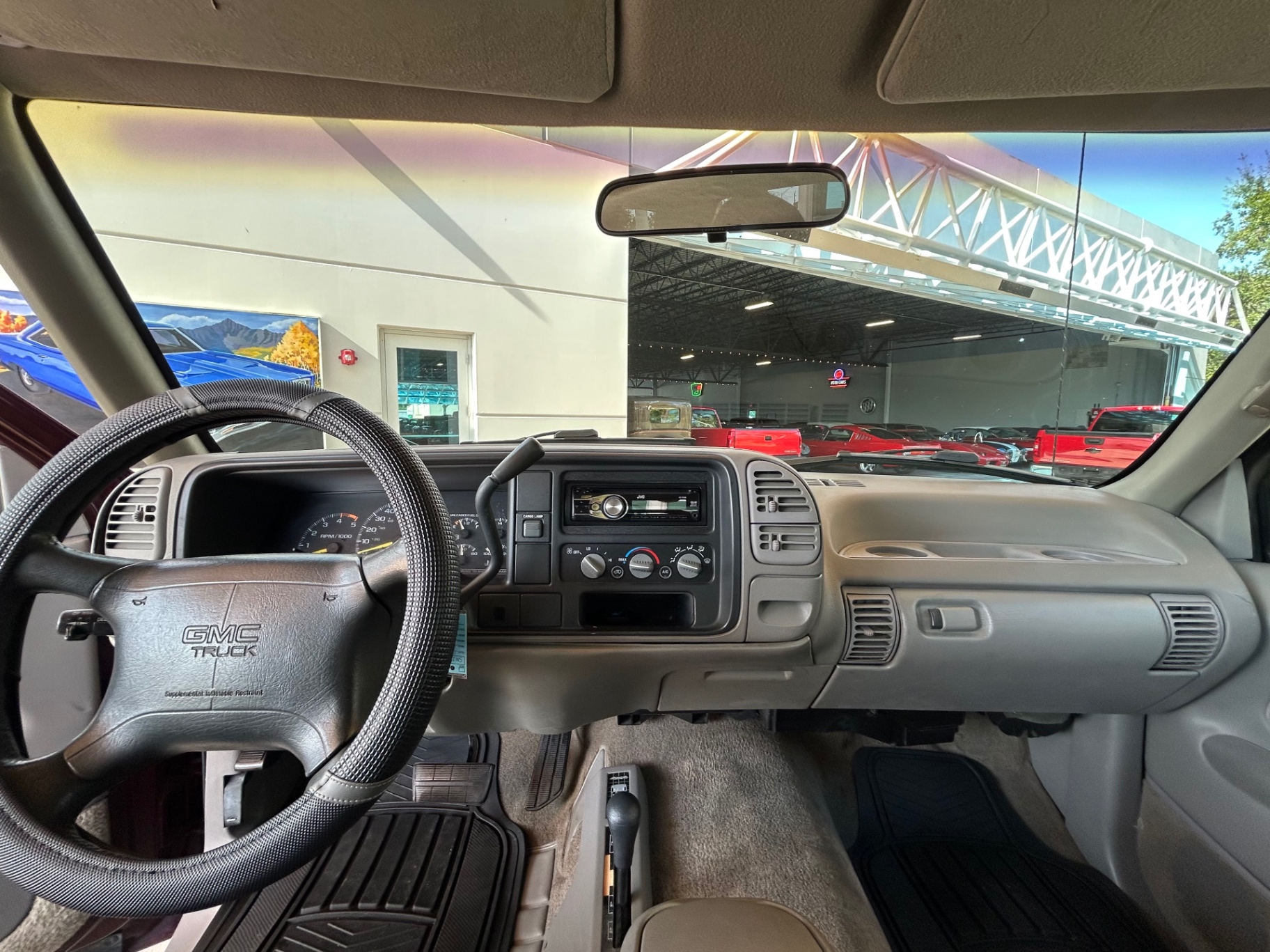 Vehicle photo 36