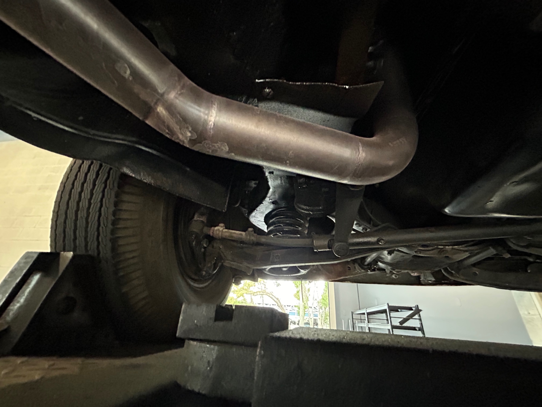 Vehicle photo 41