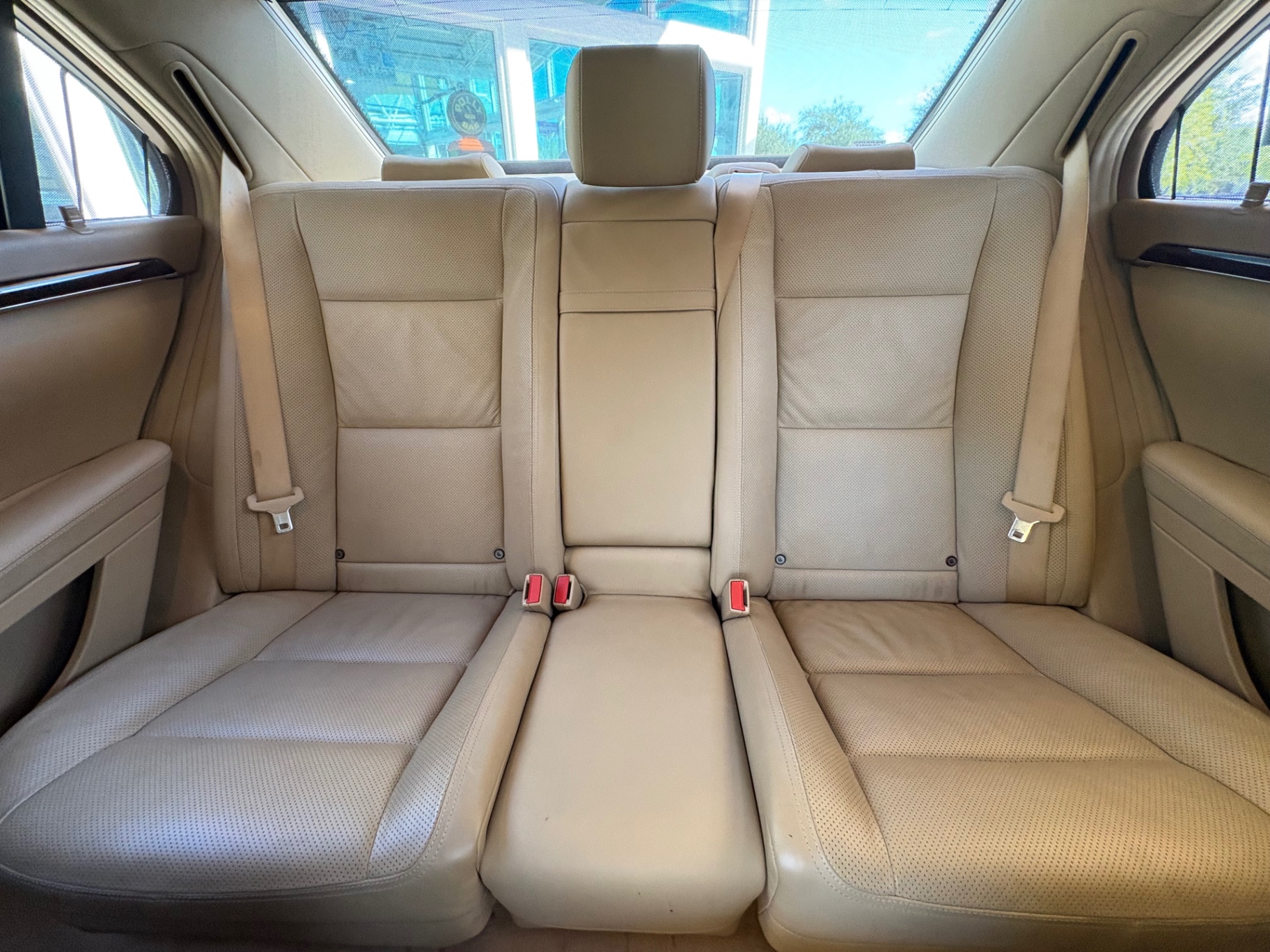 Vehicle photo 33