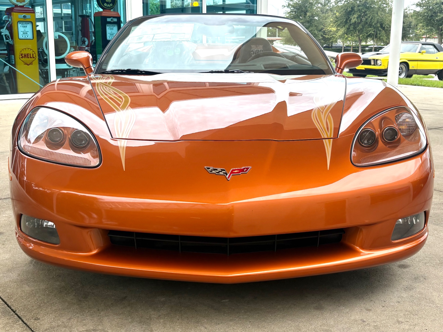 Vehicle photo 2