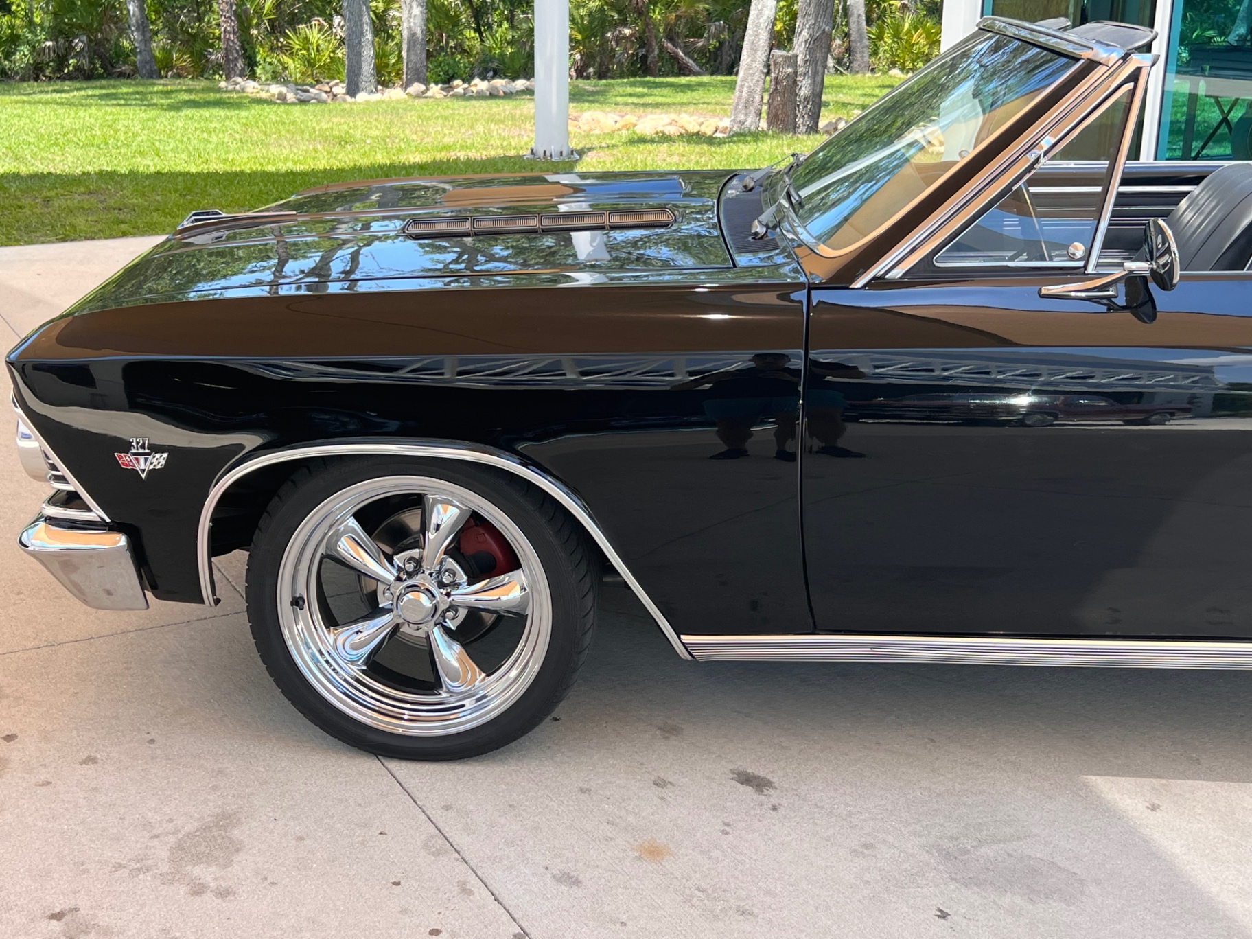 Vehicle photo 3