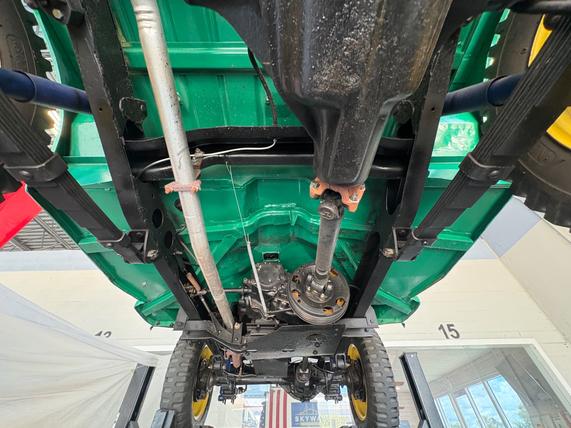 Vehicle photo 45