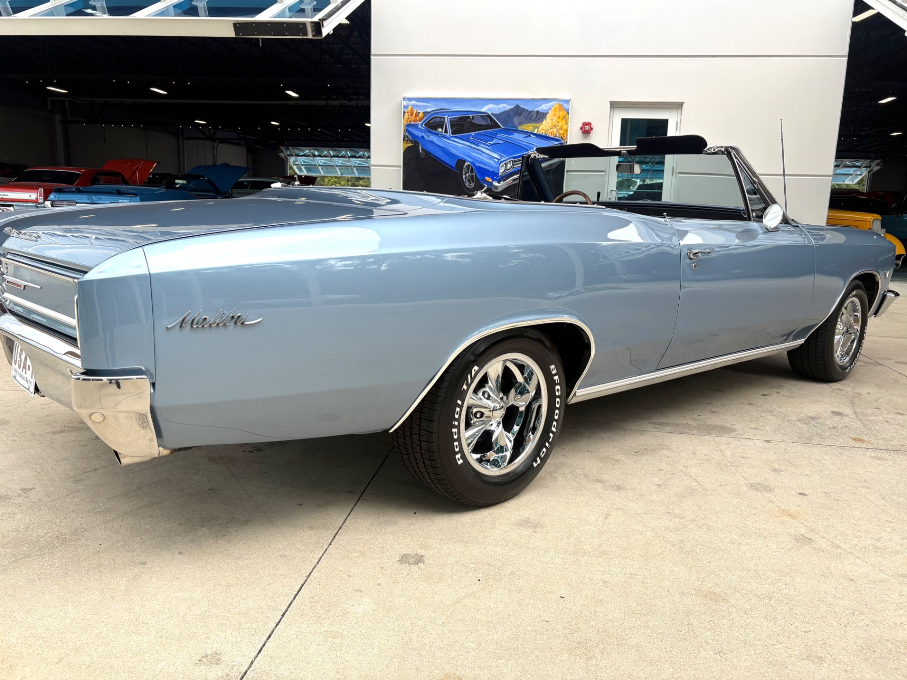 Vehicle photo 16