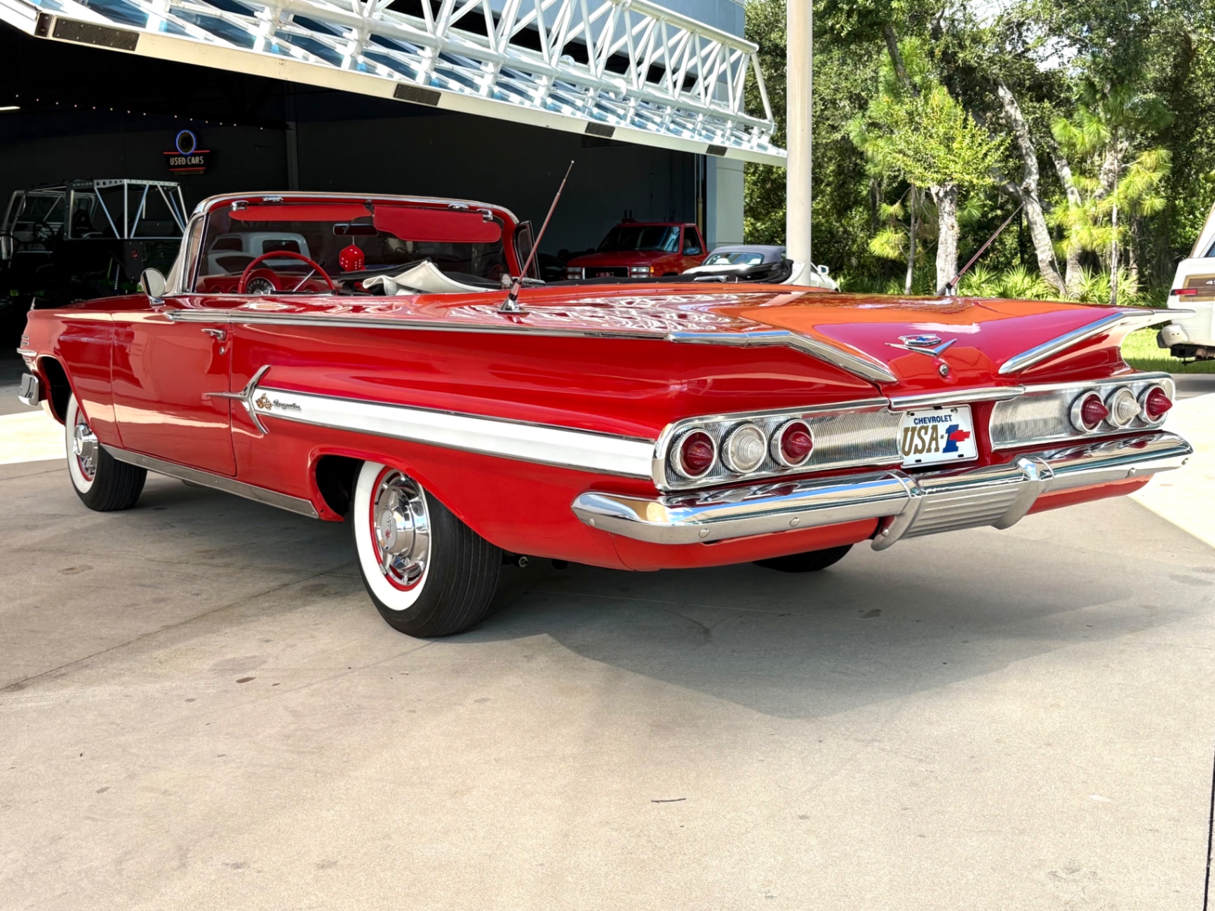 Vehicle photo 7