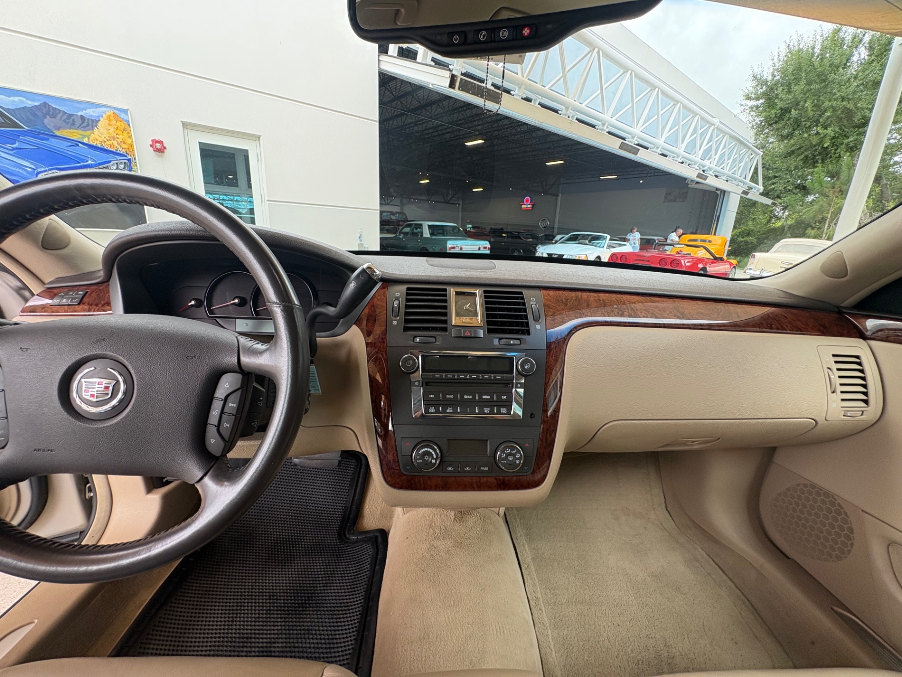 Vehicle photo 33