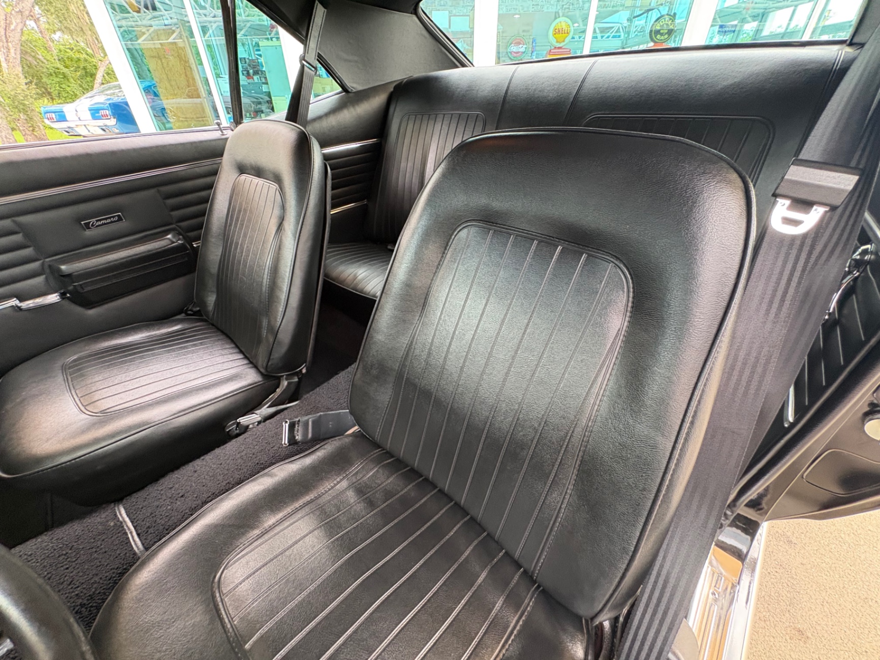 Vehicle photo 35