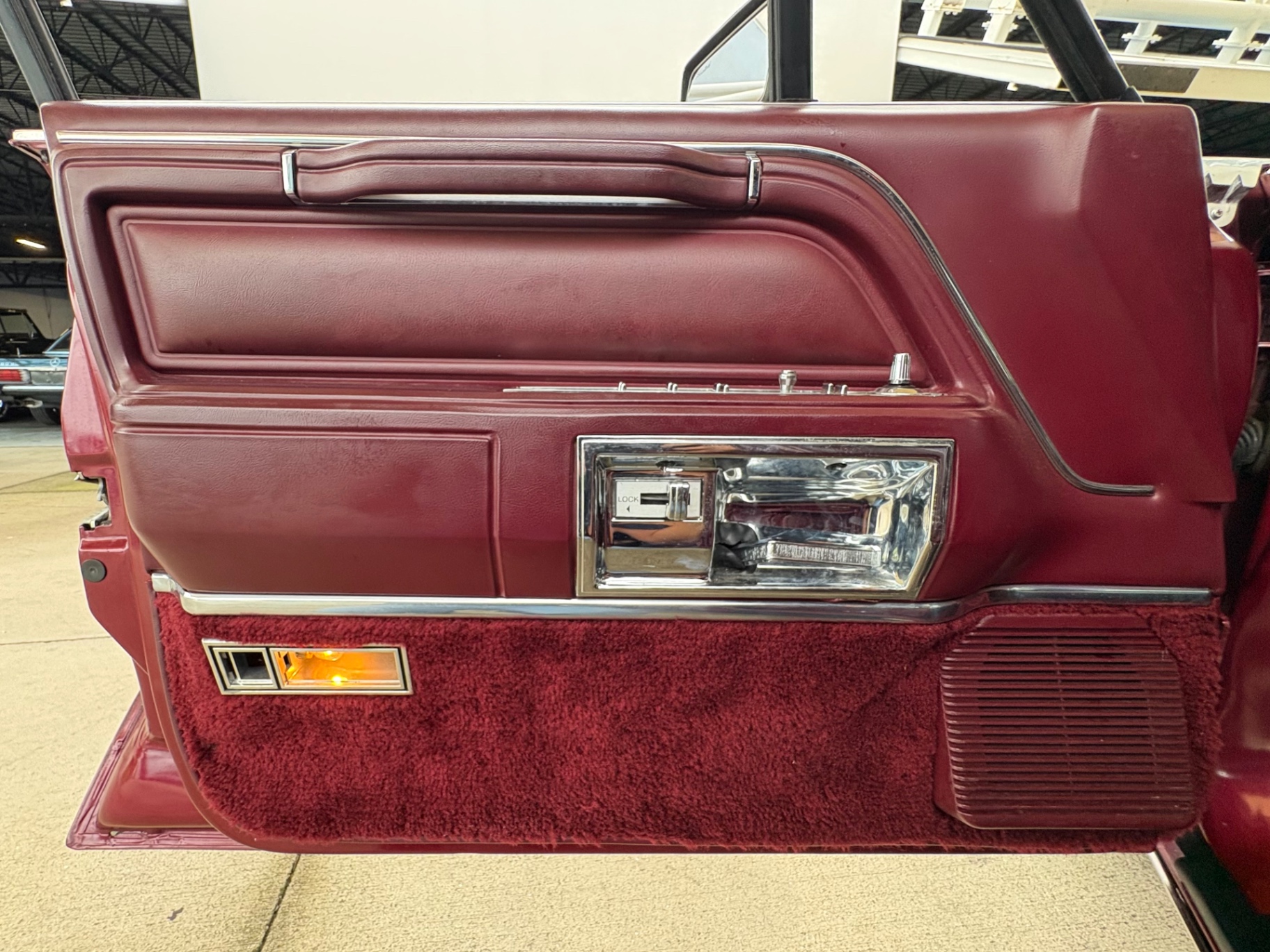 Vehicle photo 33