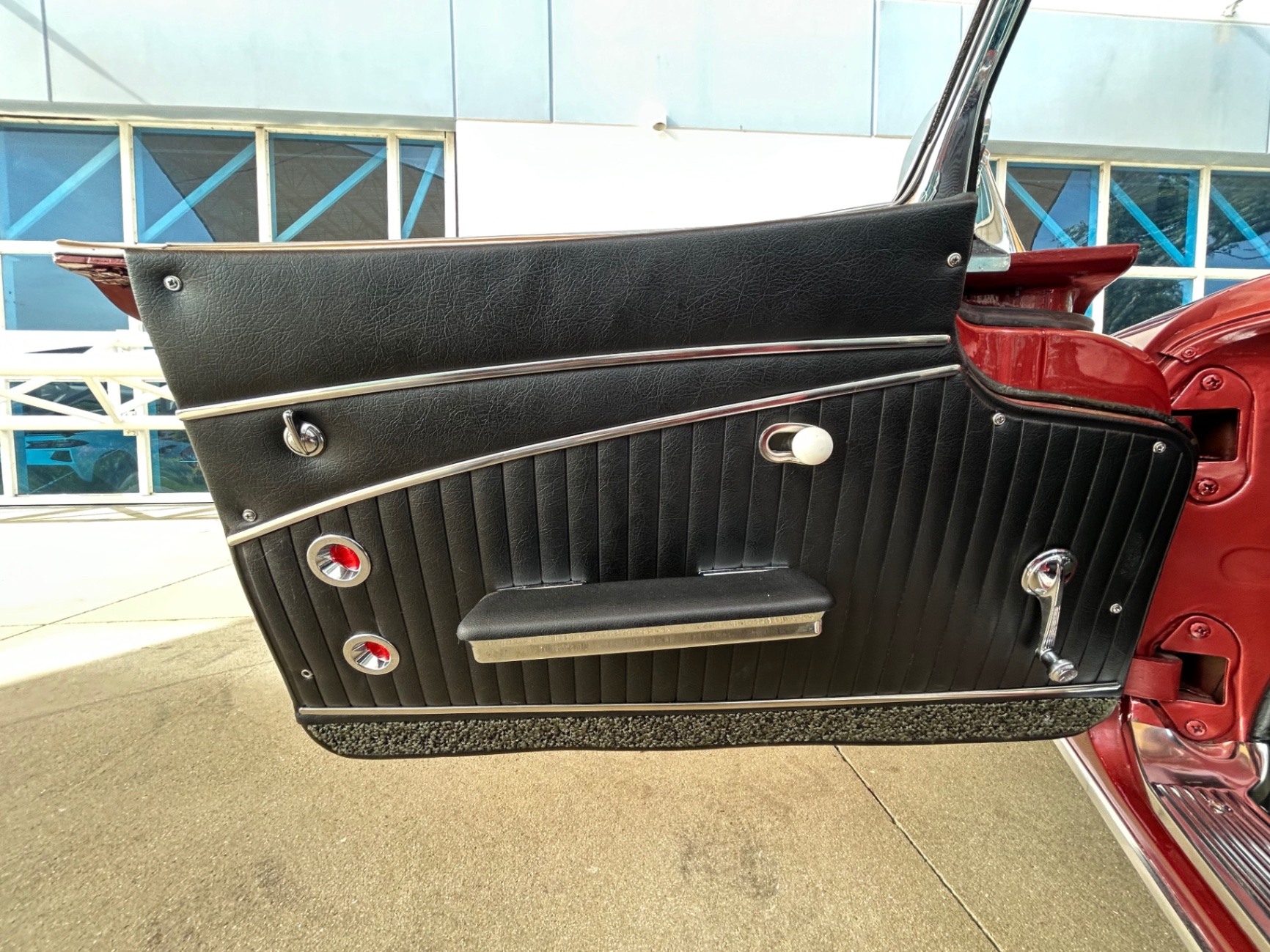 Vehicle photo 34