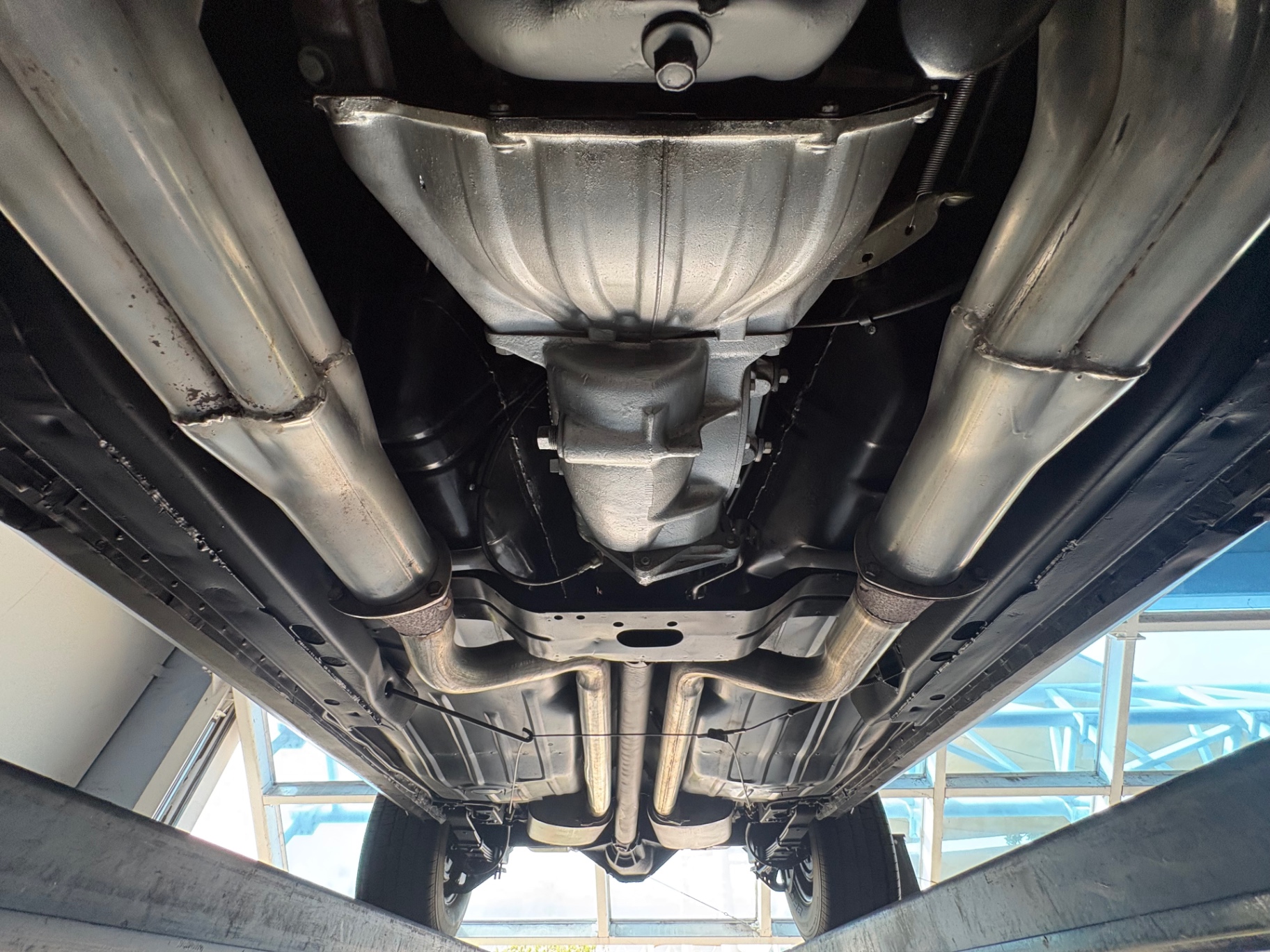 Vehicle photo 56