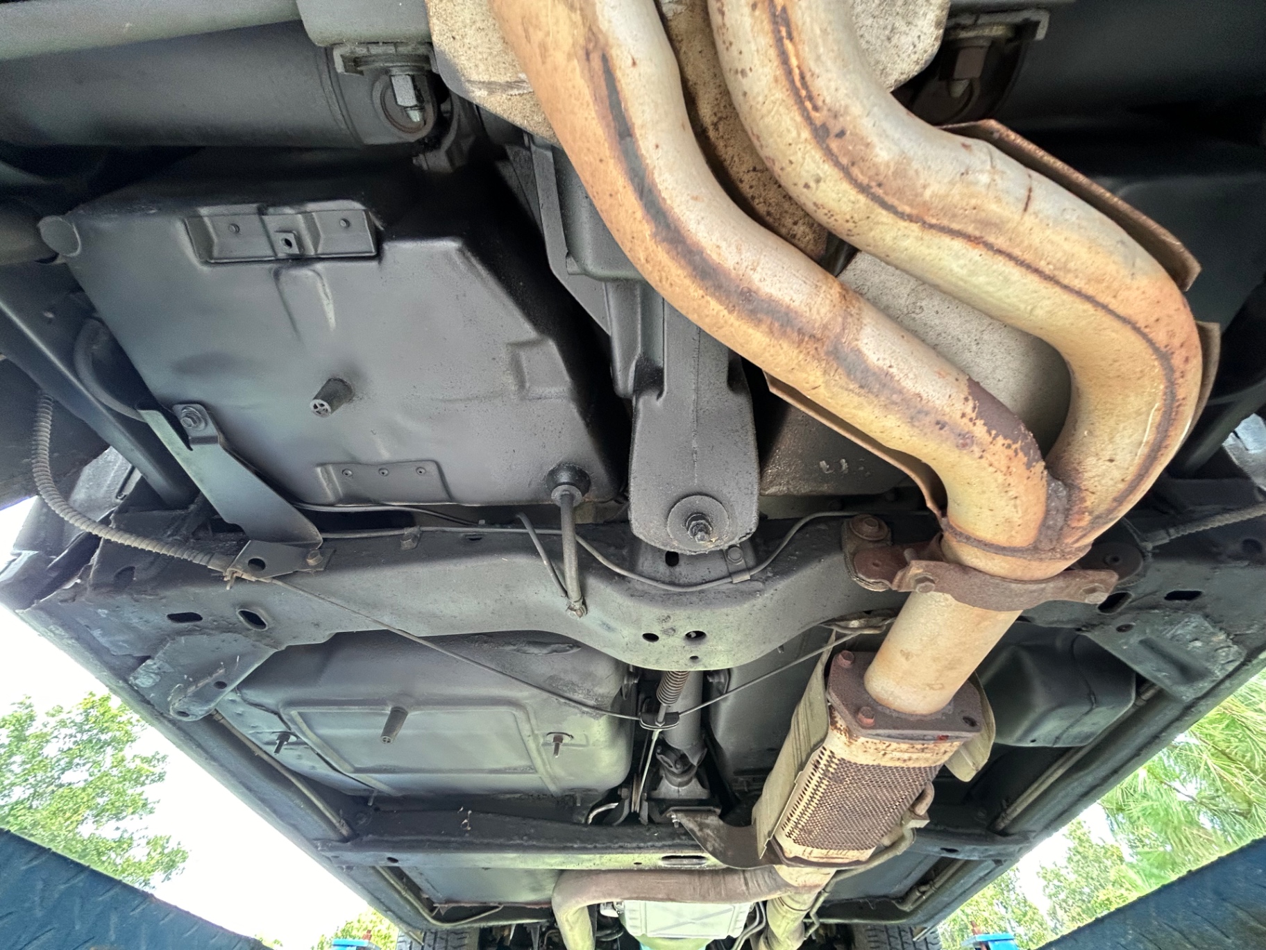 Vehicle photo 29